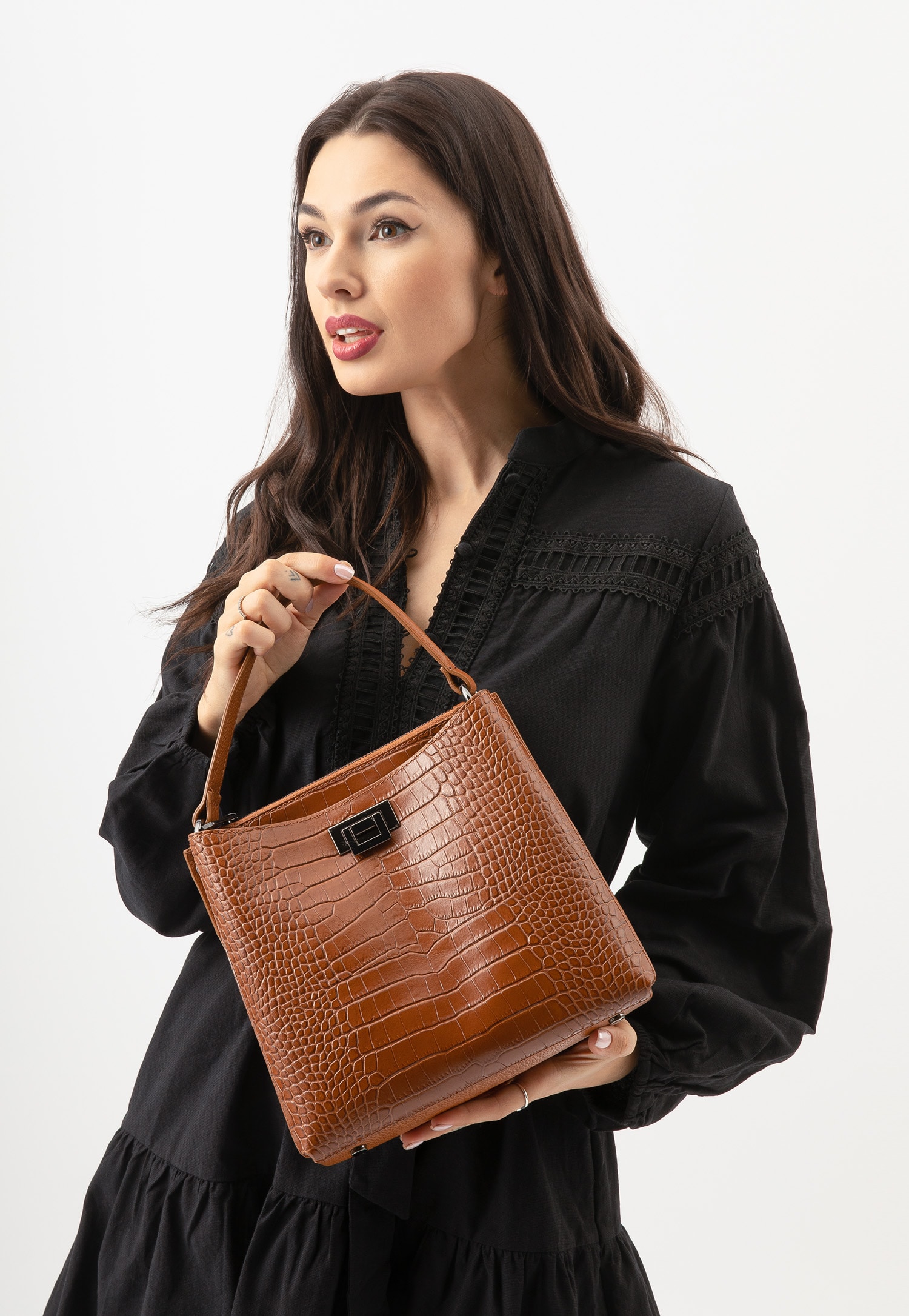 Duża ciemnobrązowa torebka damska kuferek z tłoczeniem