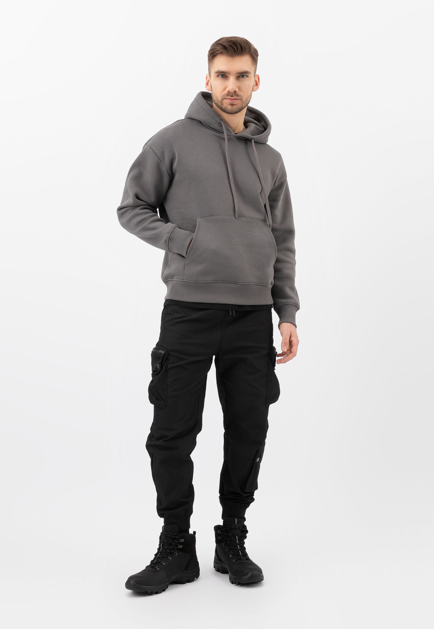 Czarne wysokie trzewiki trekkingowe