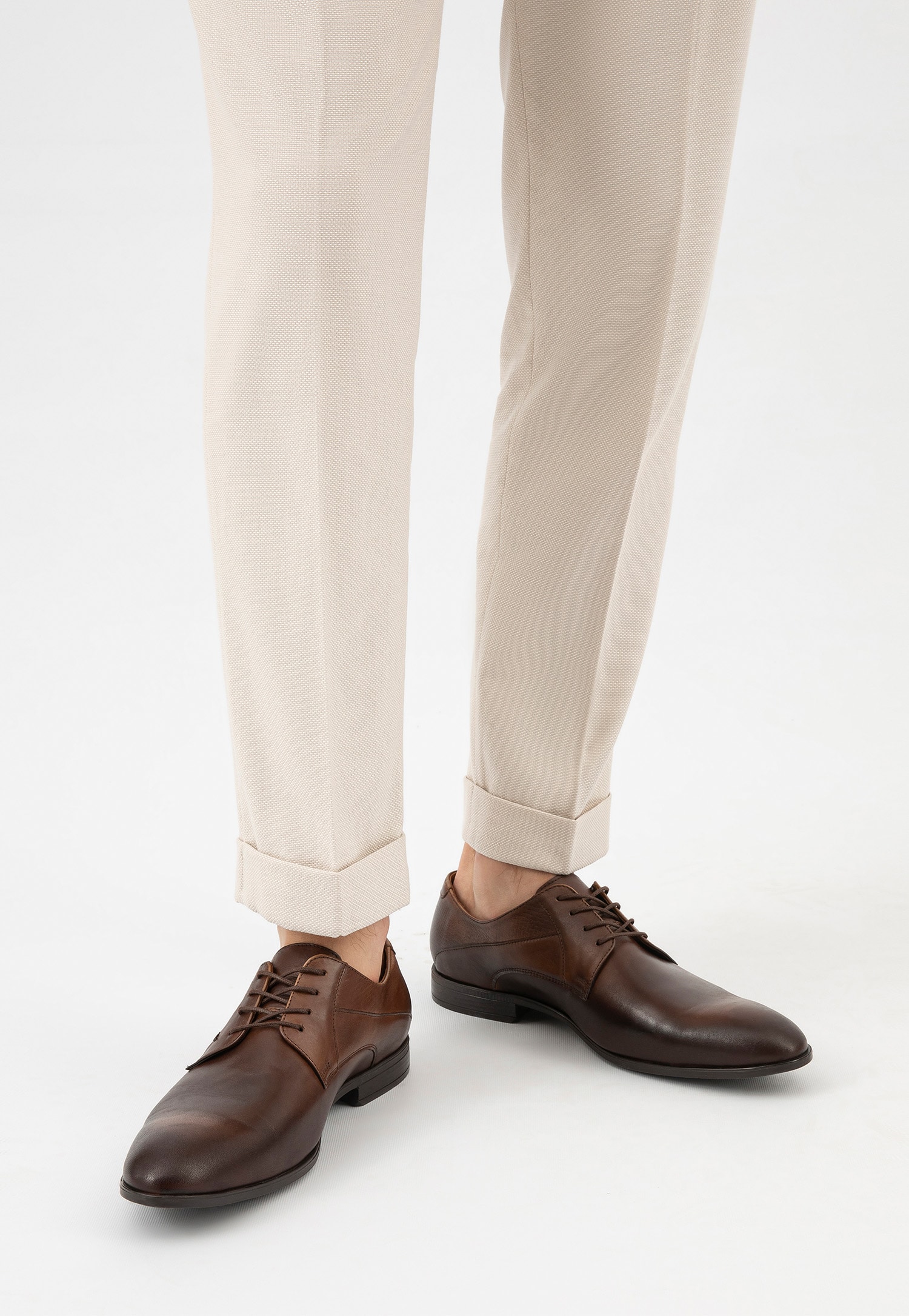 Brązowe wizytowe półbuty męskie ze skóry licowej