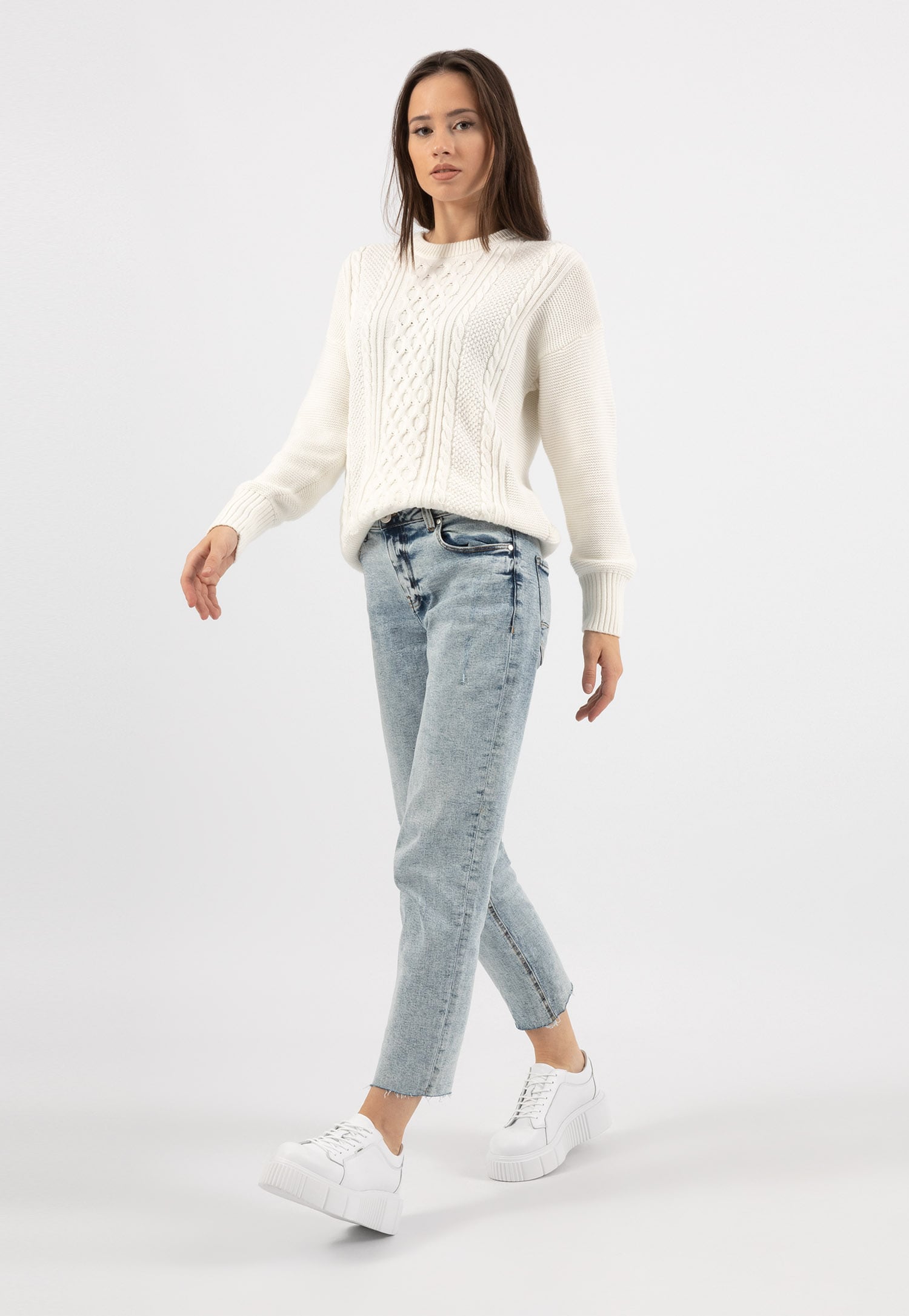 Trampki damskie na platformie w białej odsłonie