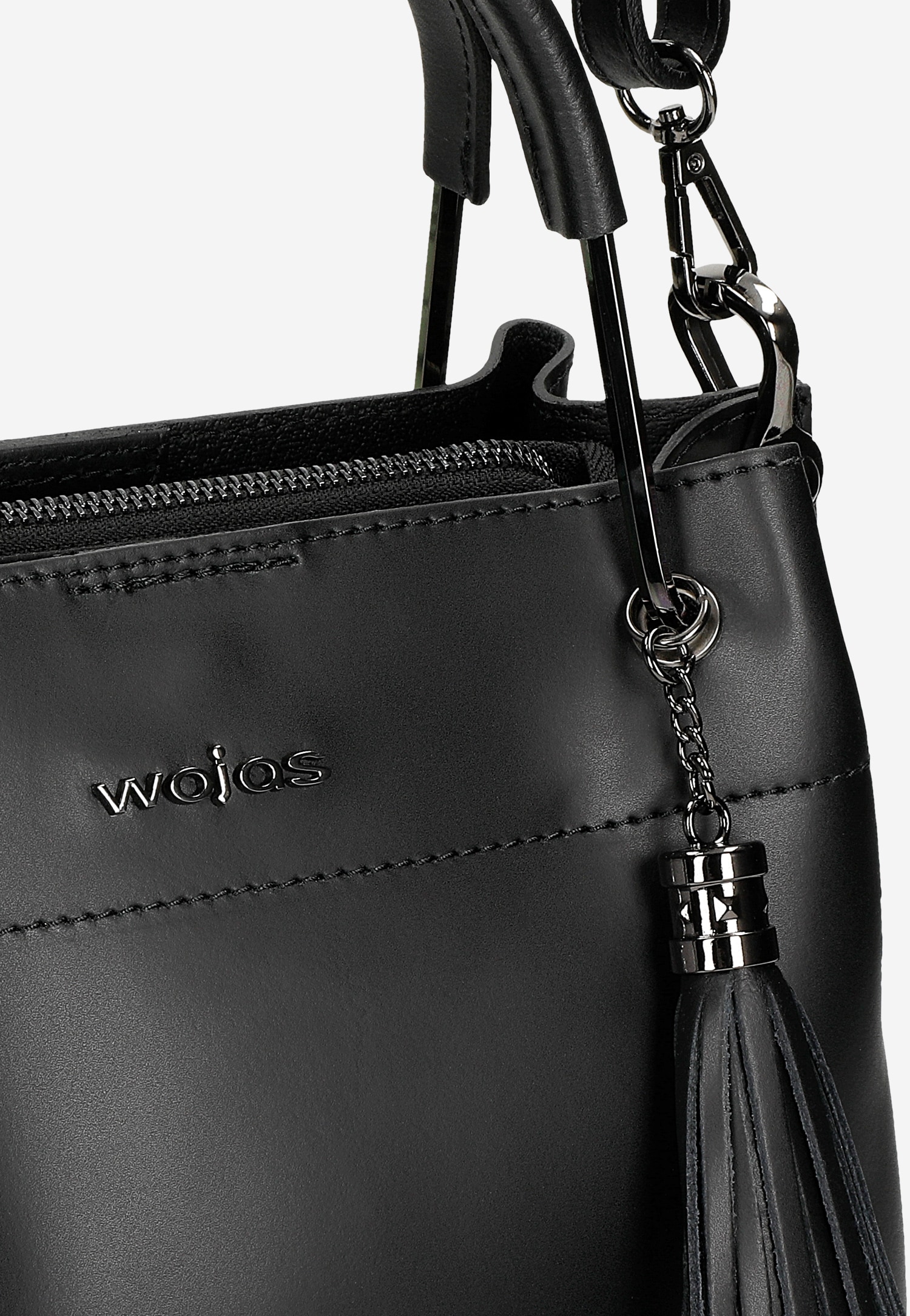 Czarna skórzana torebka damska typu kuferek