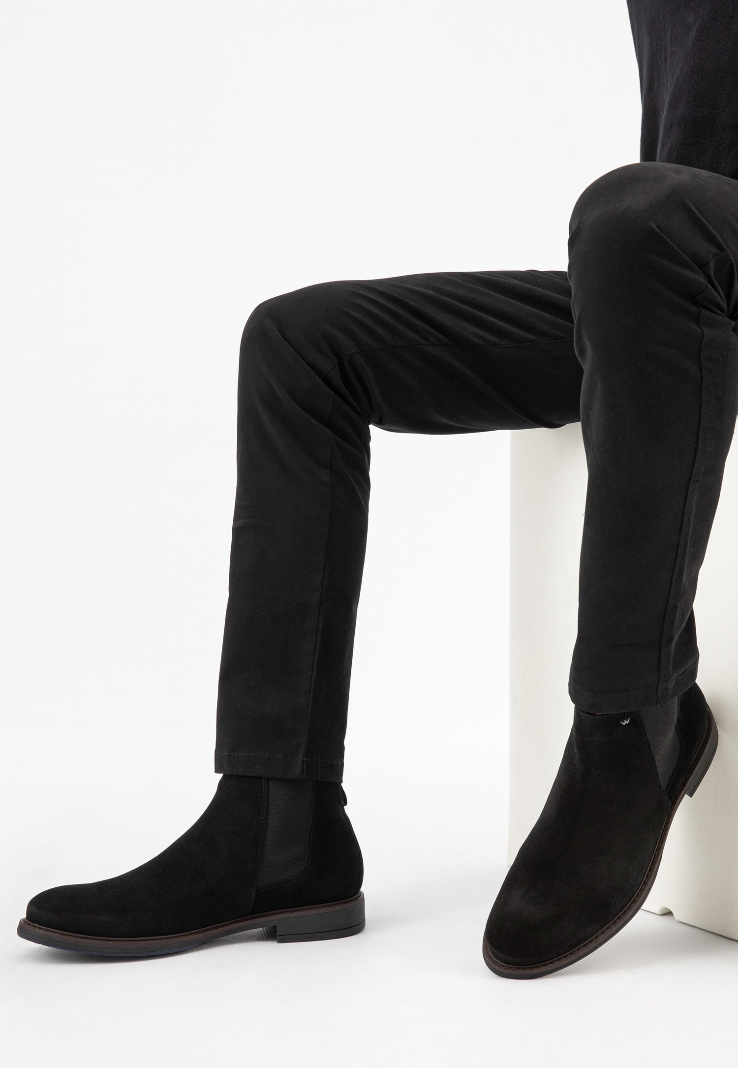 Czarne skórzane sztyblety męskie ze skóry licowej