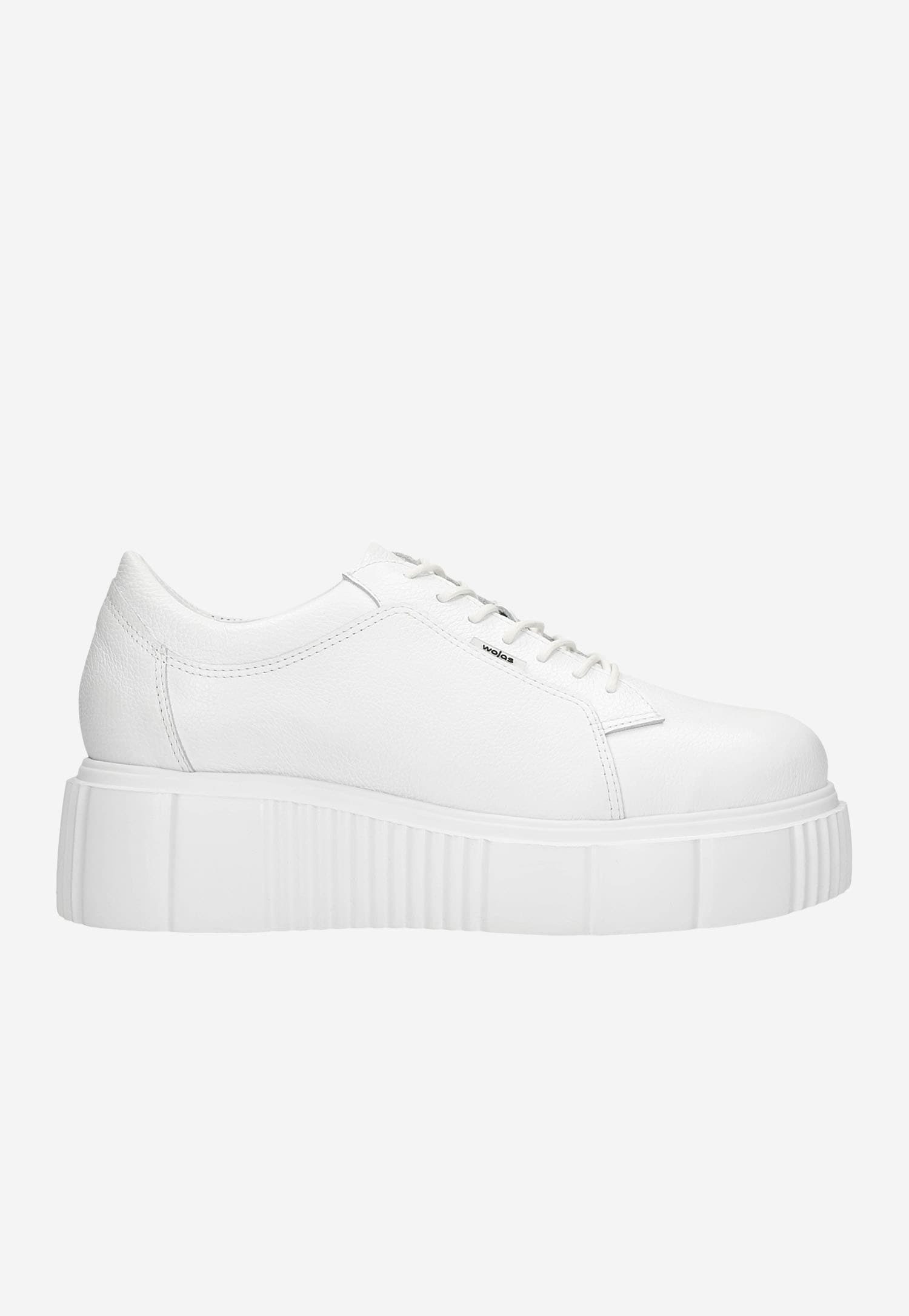 Trampki damskie na platformie w białej odsłonie
