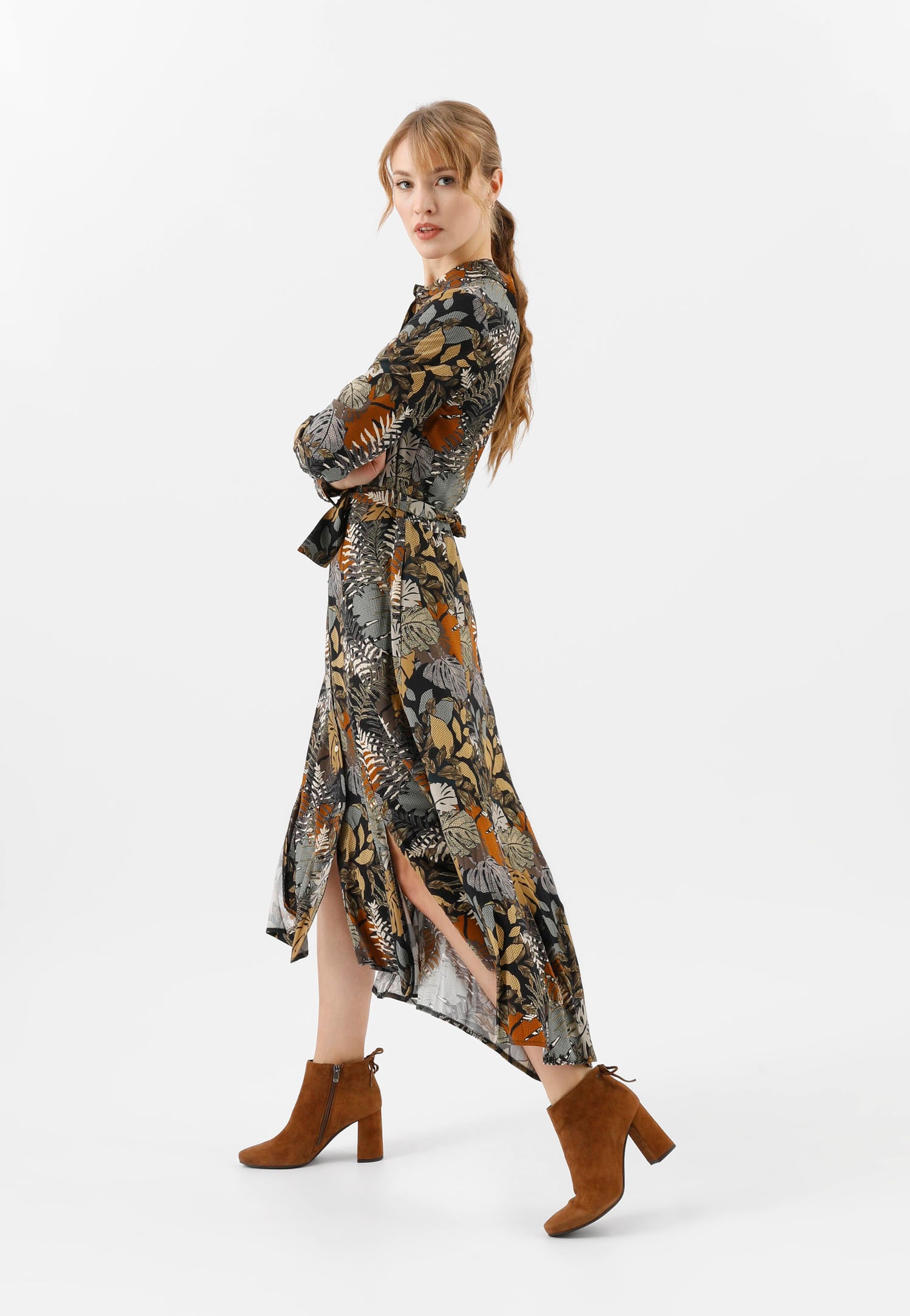 Czarne skórzane botki damskie na słupku z noskiem w szpic