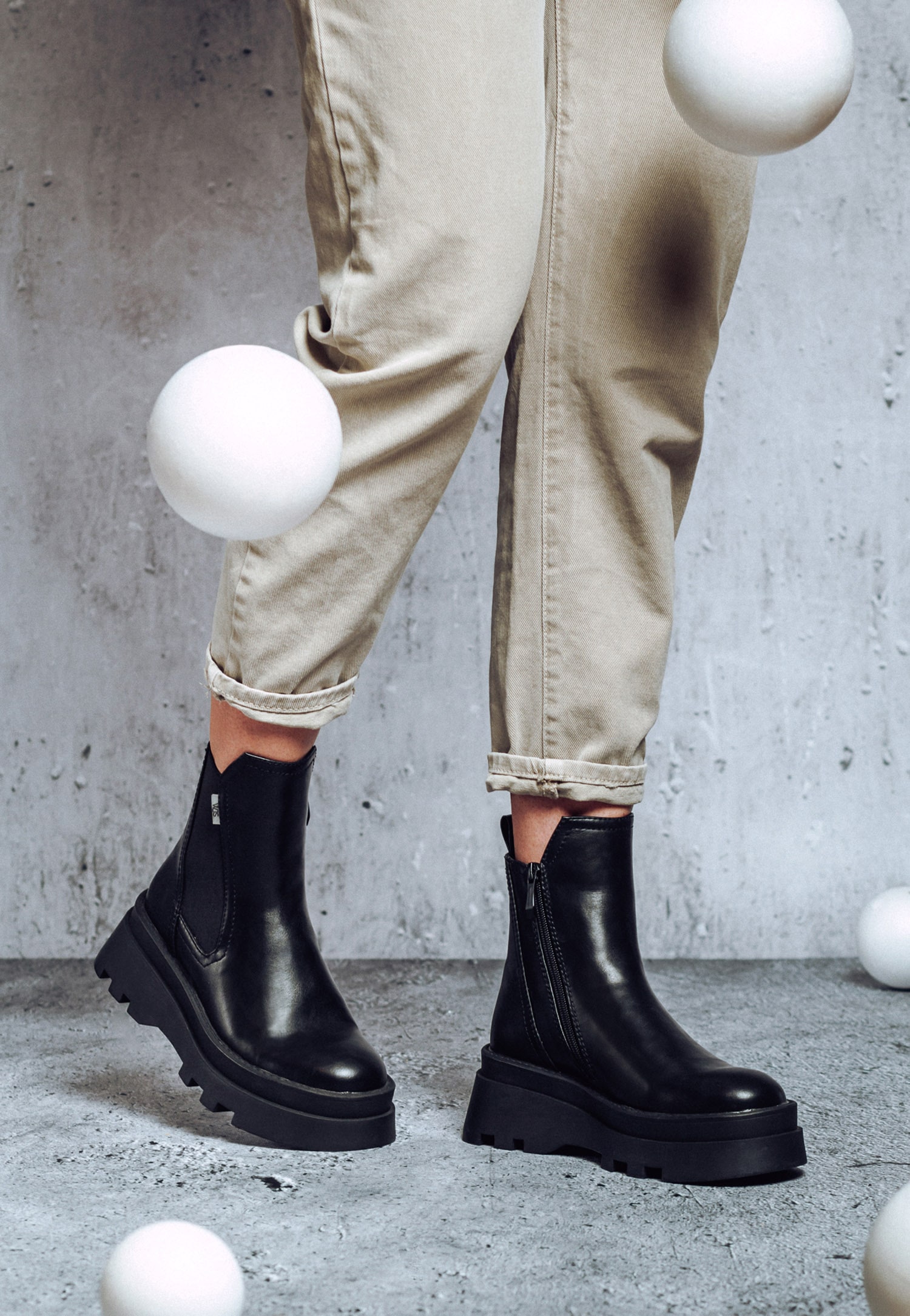 WJS czarne sztyblety damskie na grubej podeszwie