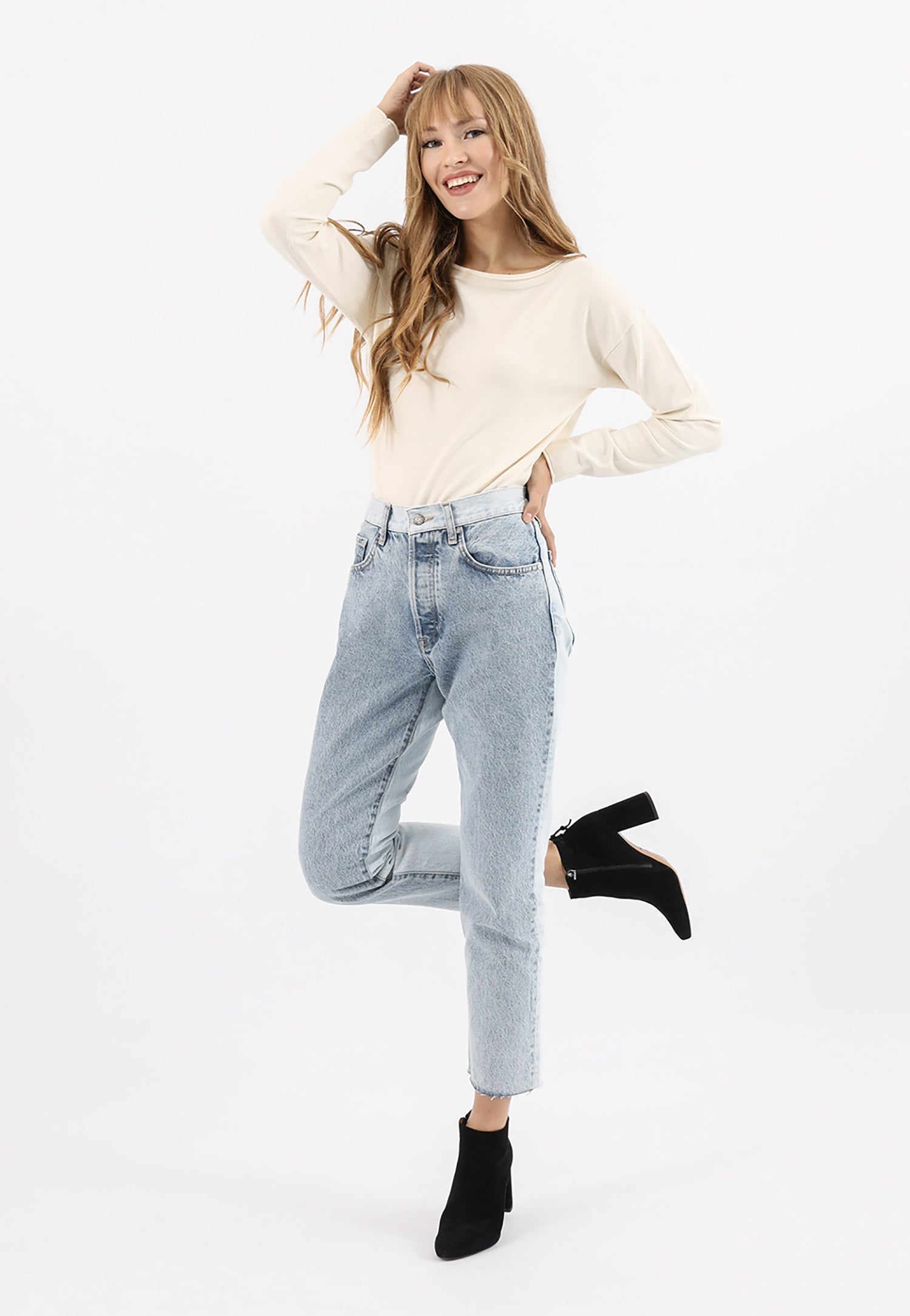 Czarne skórzane botki damskie na słupku z noskiem w szpic