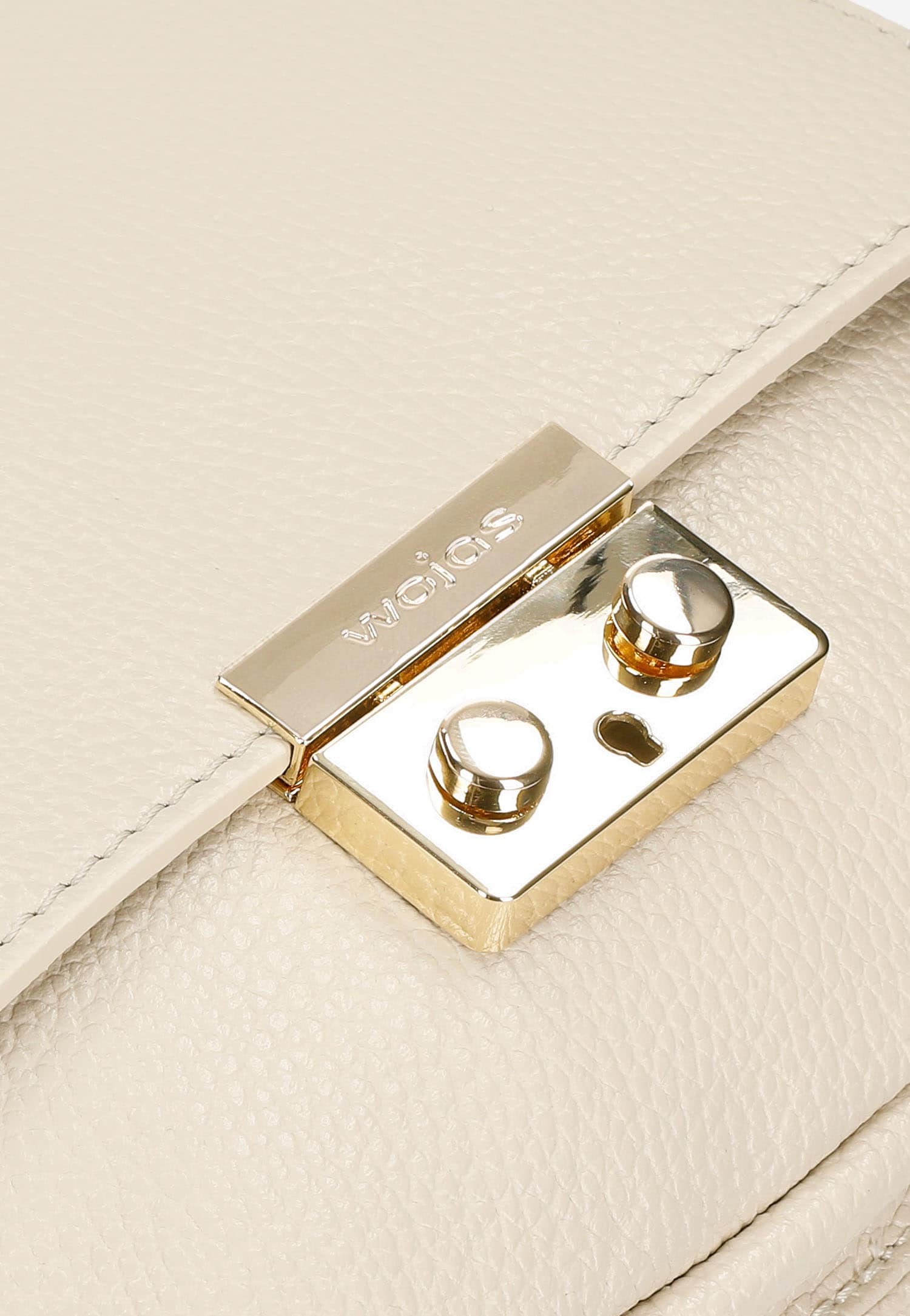 Czarny plecak damski z ciemnymi metalowymi elementami