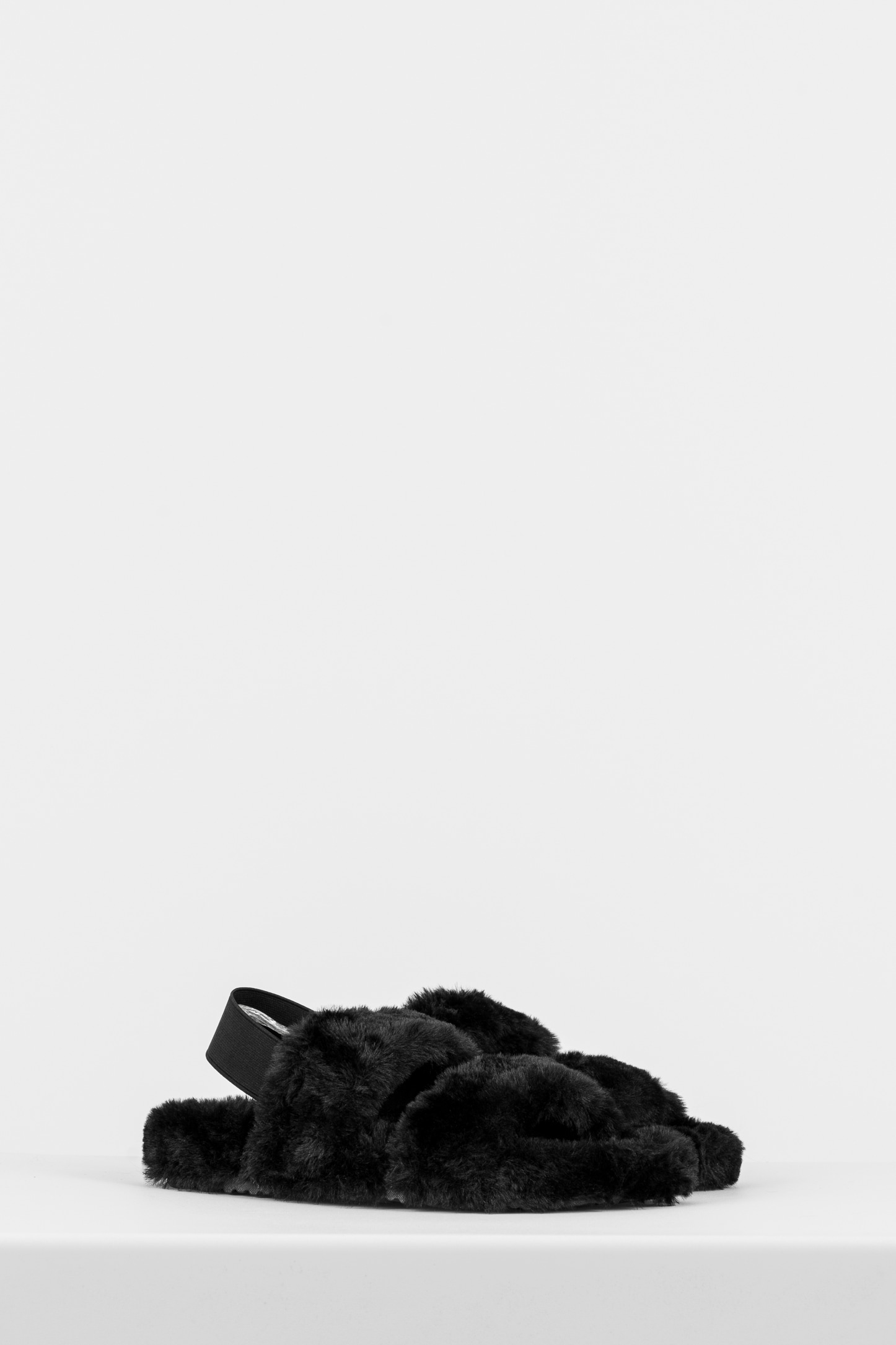 WJS różowe puchate kapcie z gumką na piętę