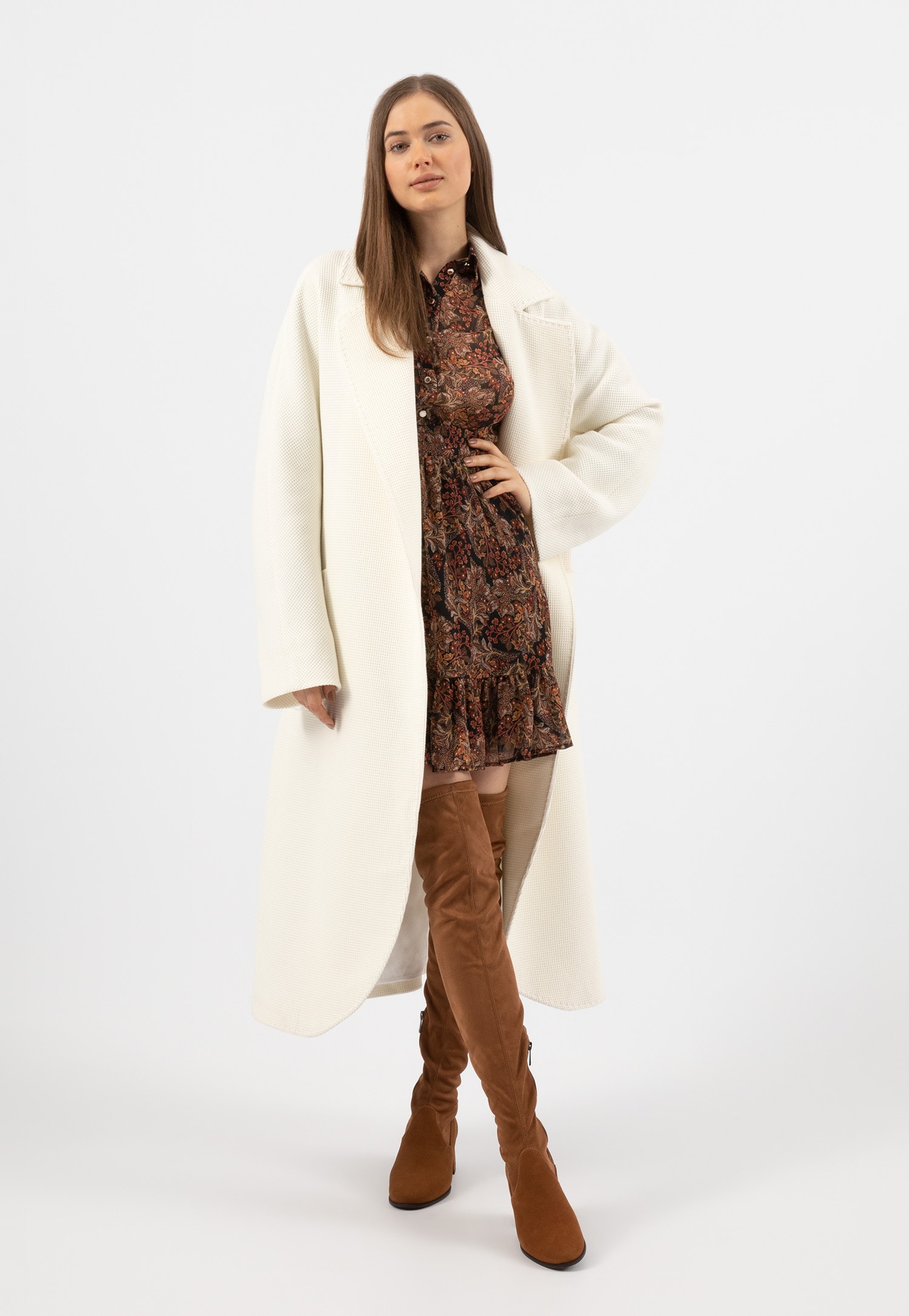 RELAKS płaszcz damski ecru z oryginalną teksturą