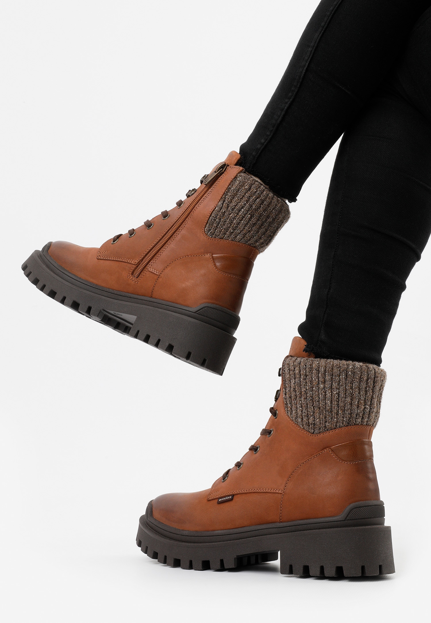 Czarne workery damskie ze skarpetą