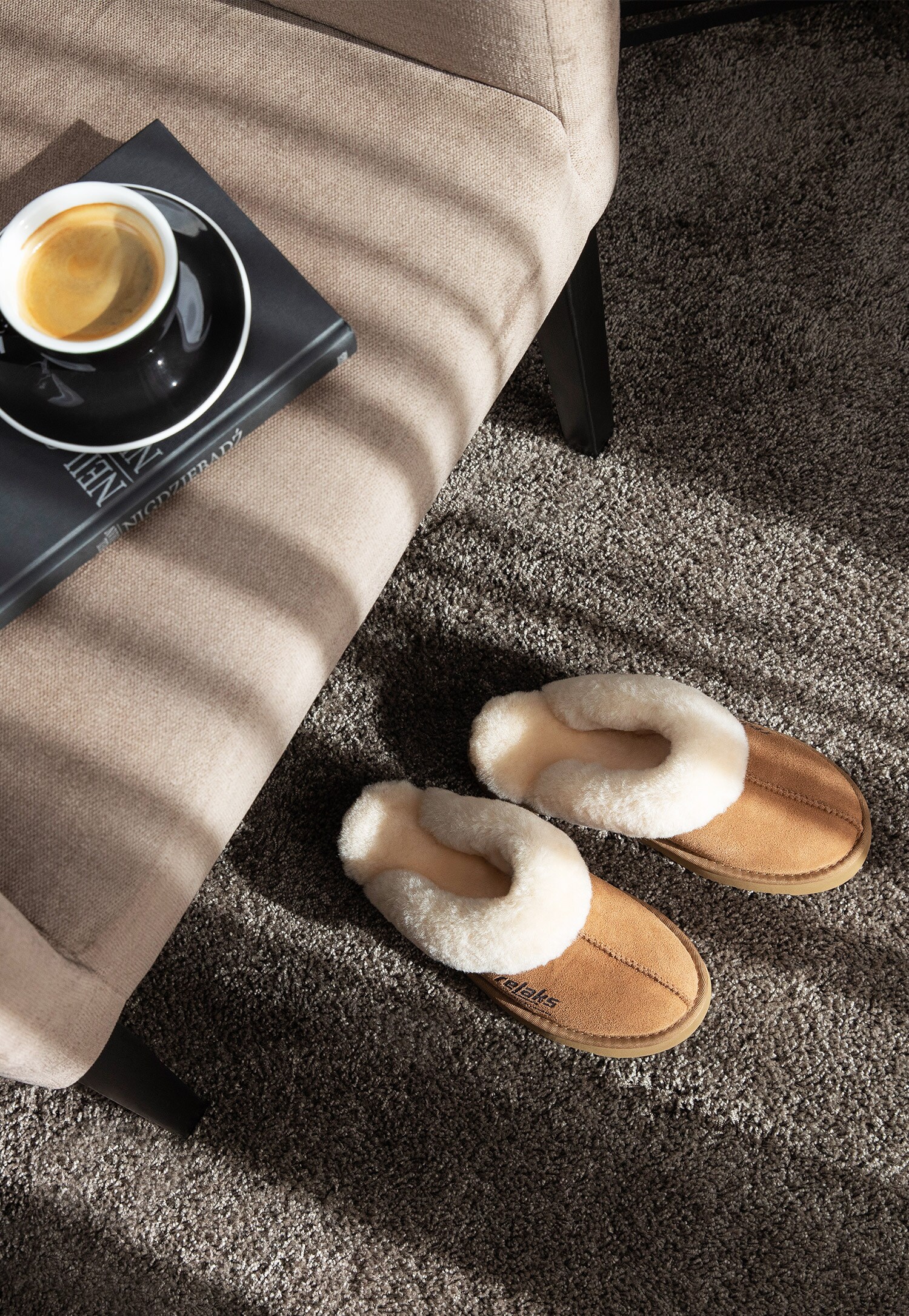 Kapcie RELAKS jasnobrązowe z wełną merino