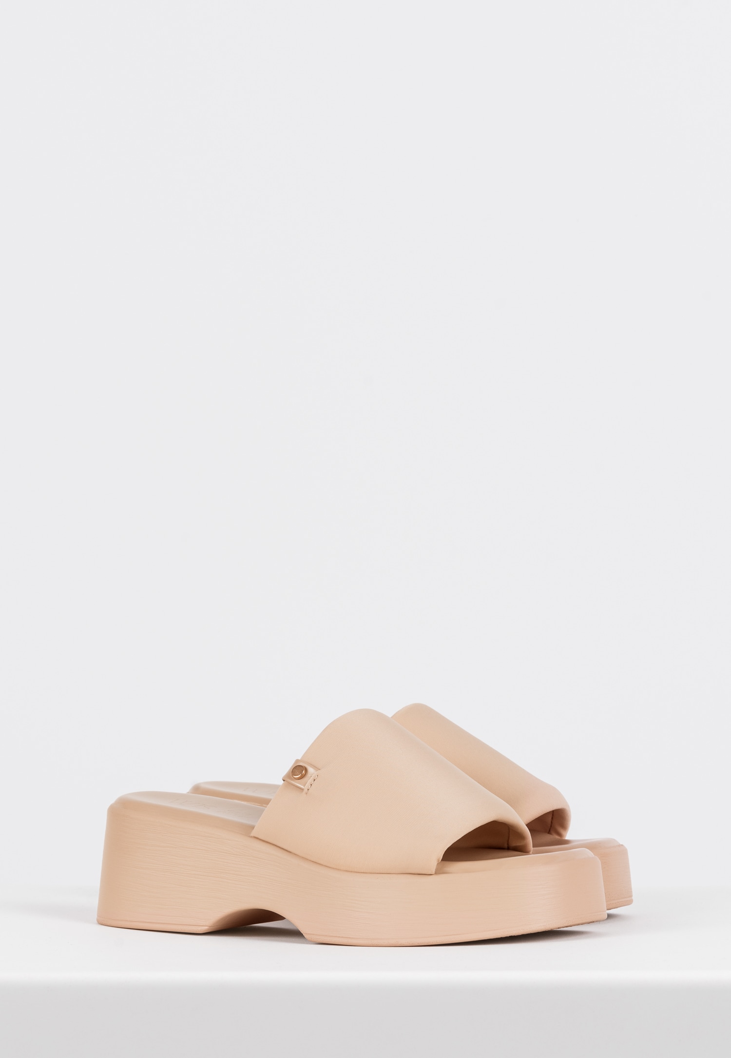 WJS beżowe masywne klapki damskie na platformie