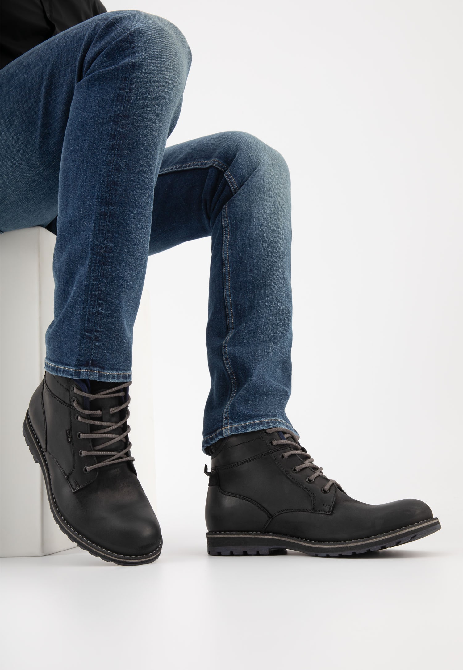 Czarne sznurowane workery męskie ze skóry licowej