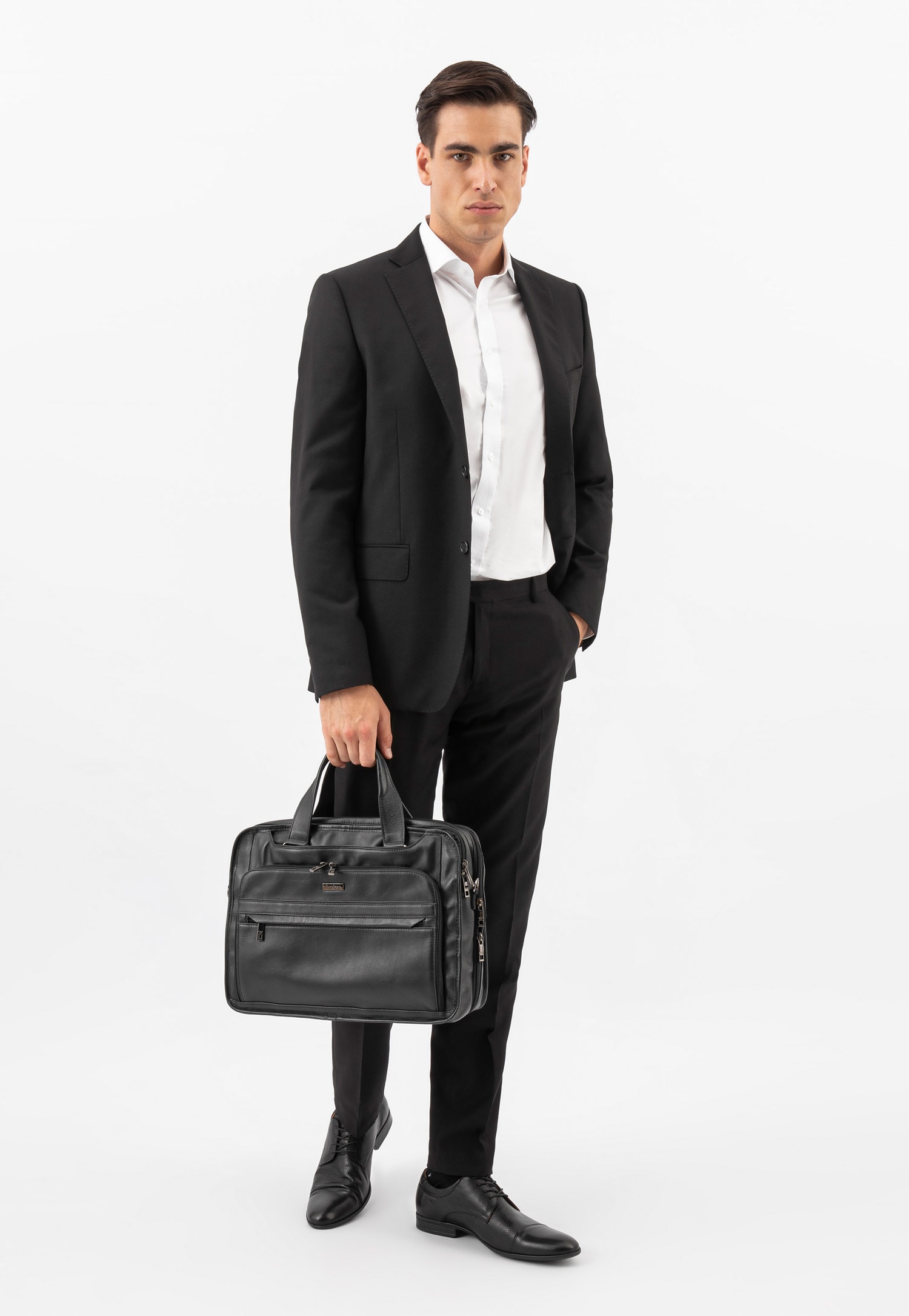 Czarna pojemna torba męska ze skóry licowej