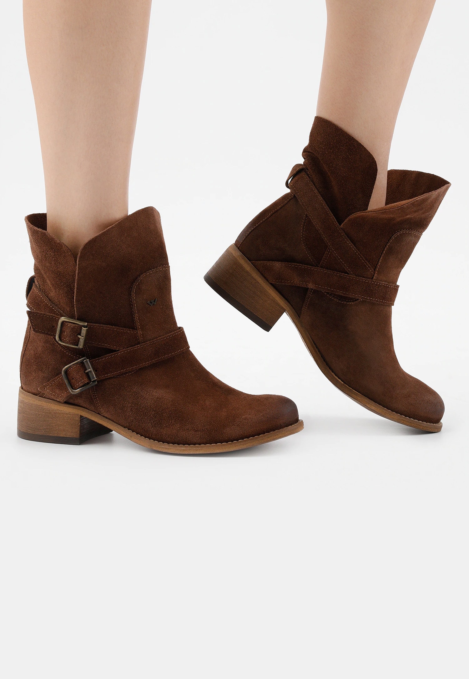 Czarne wsuwane botki damskie