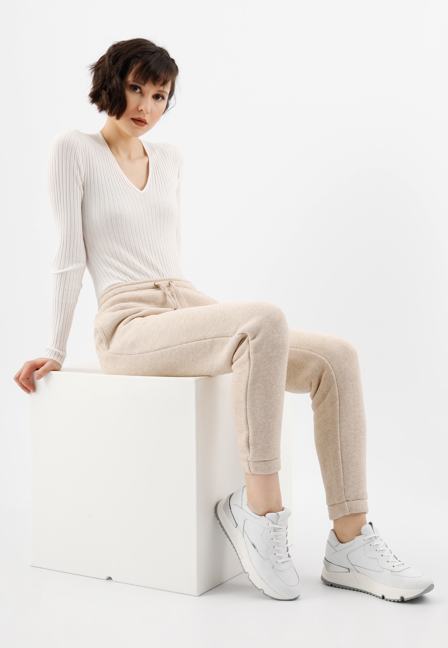 Czarne skórzane sneakersy damskie