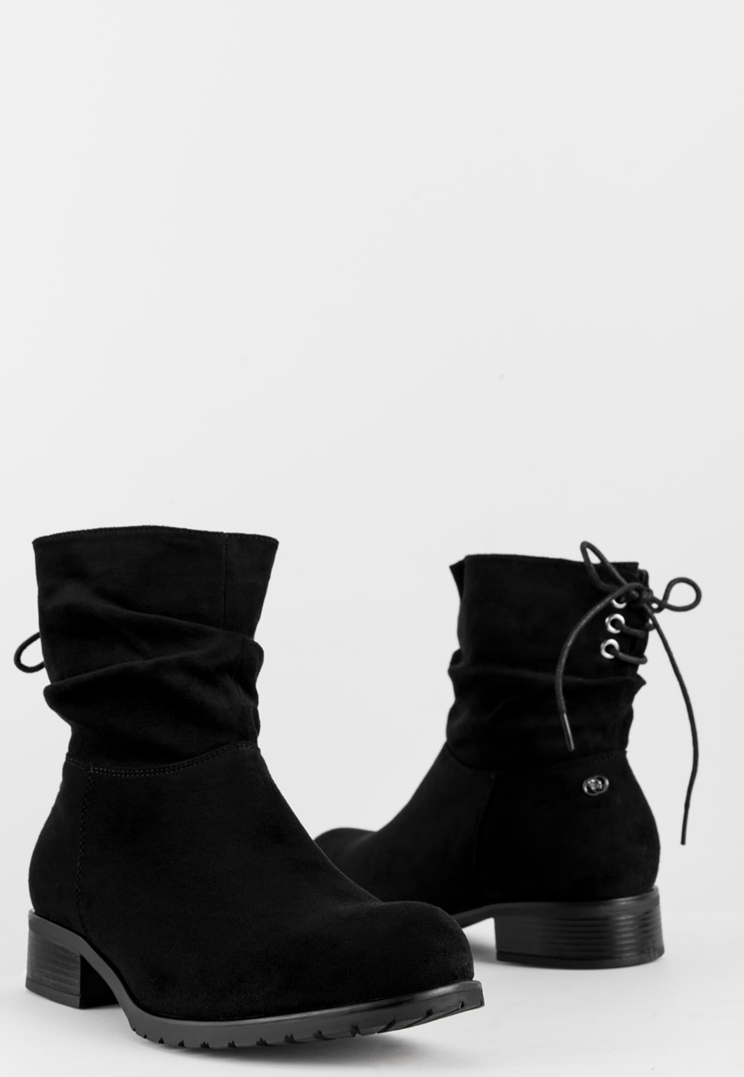 Czarne botki damskie z ozdobnym sznurowaniem z tyłu
