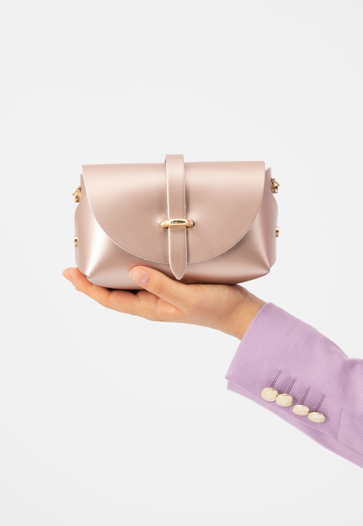 Mała czerwona torebka damska na łańcuszku