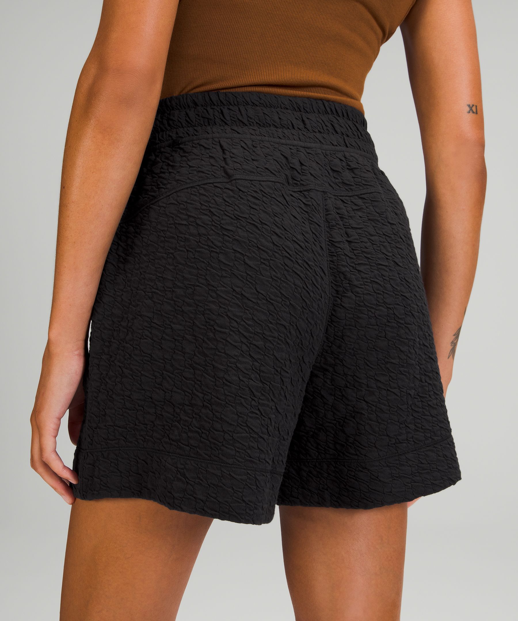 Rippled Super-High-Rise Short 5