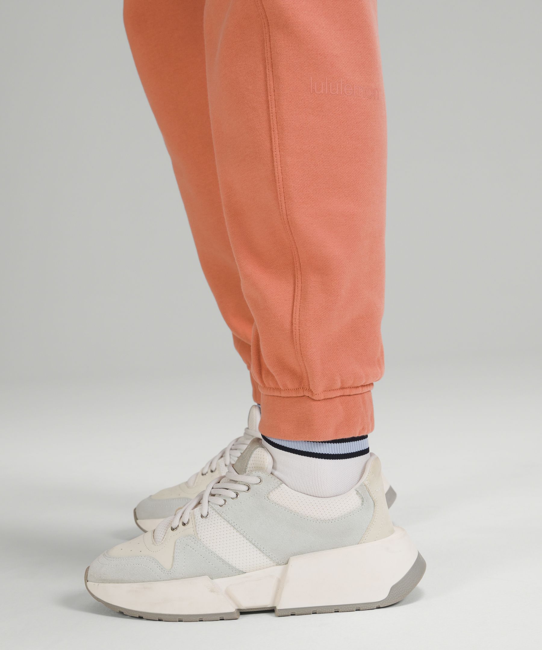 Relaxed High-Rise Jogger