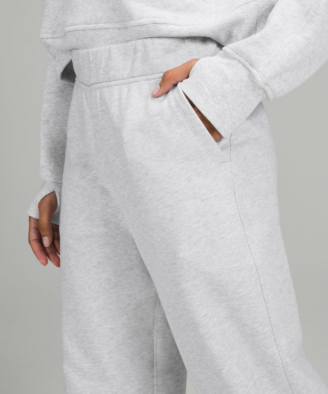 Relaxed High-Rise Cropped Jogger