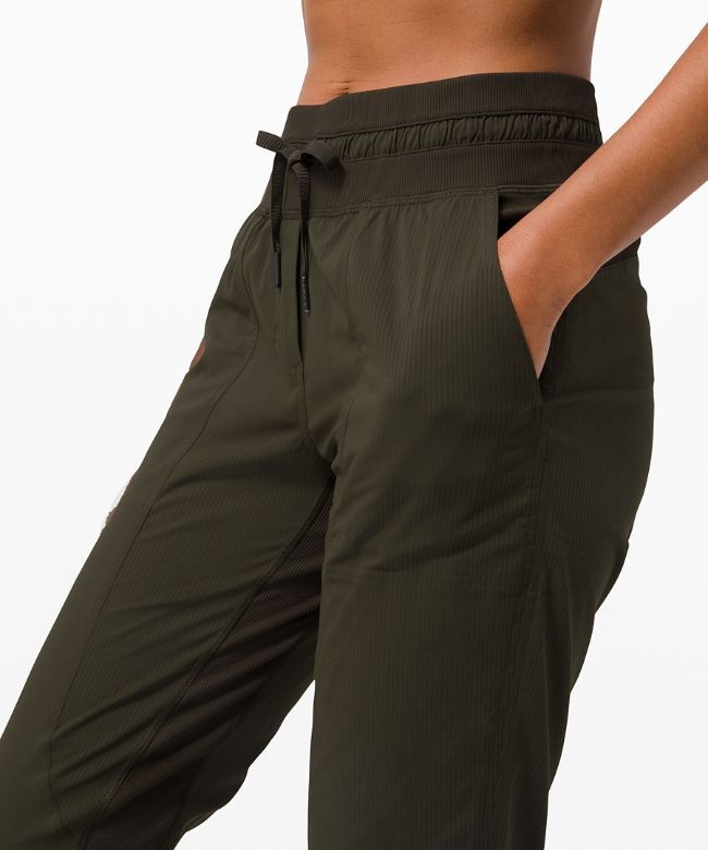 Dance Studio Mid-Rise Crop 25