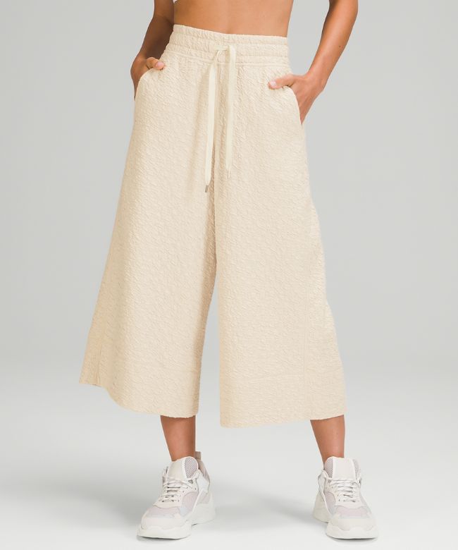 Rippled Wide Leg Super-High-Rise Crop