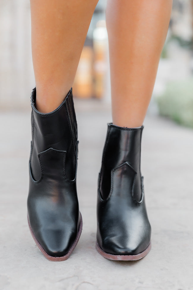 Cheyenne Black Pointed Toe Western Boot