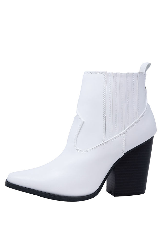 Cheyenne White Pointed Toe Western Boot