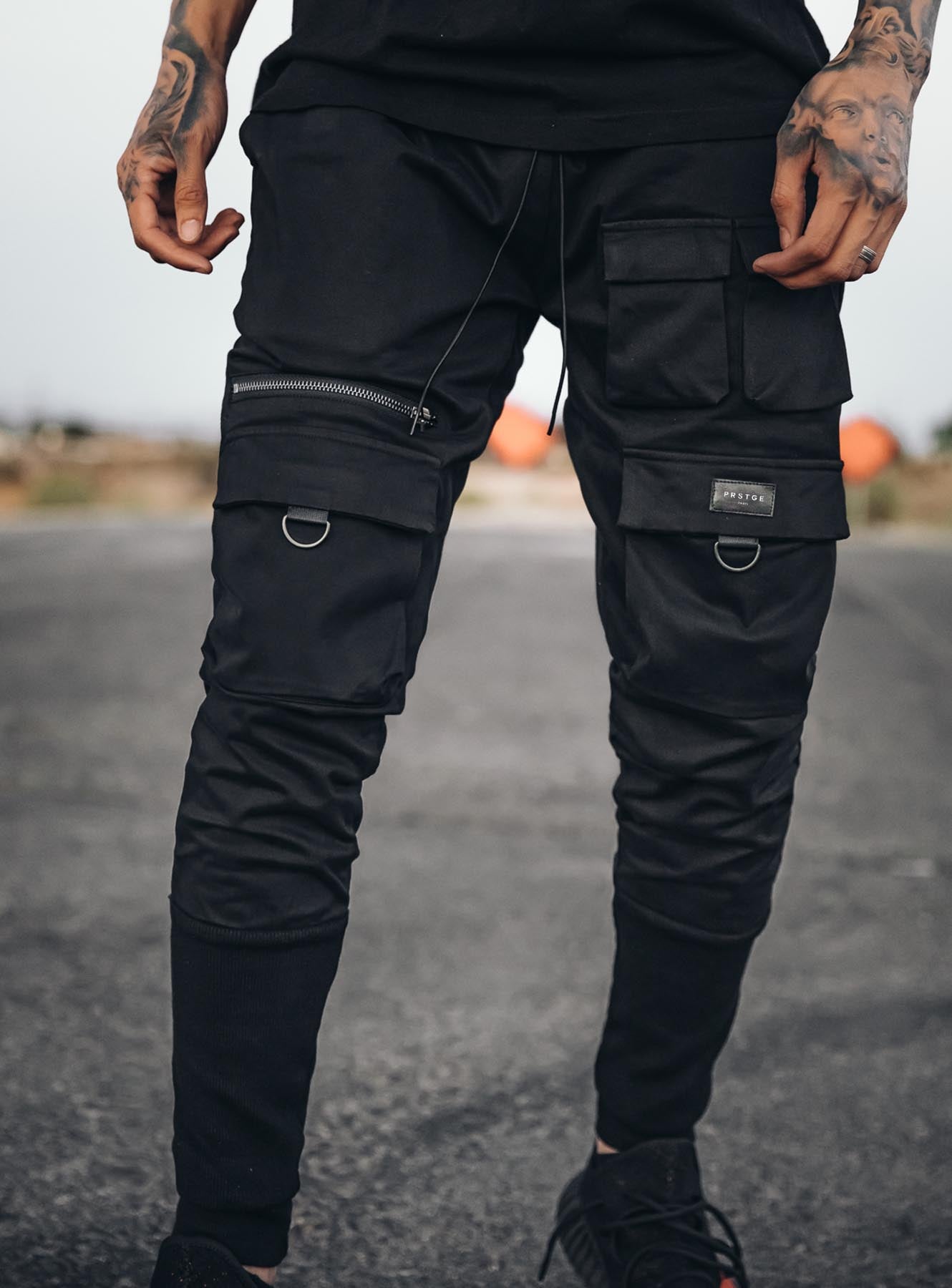 Utility Cargo Pants V7 in Black