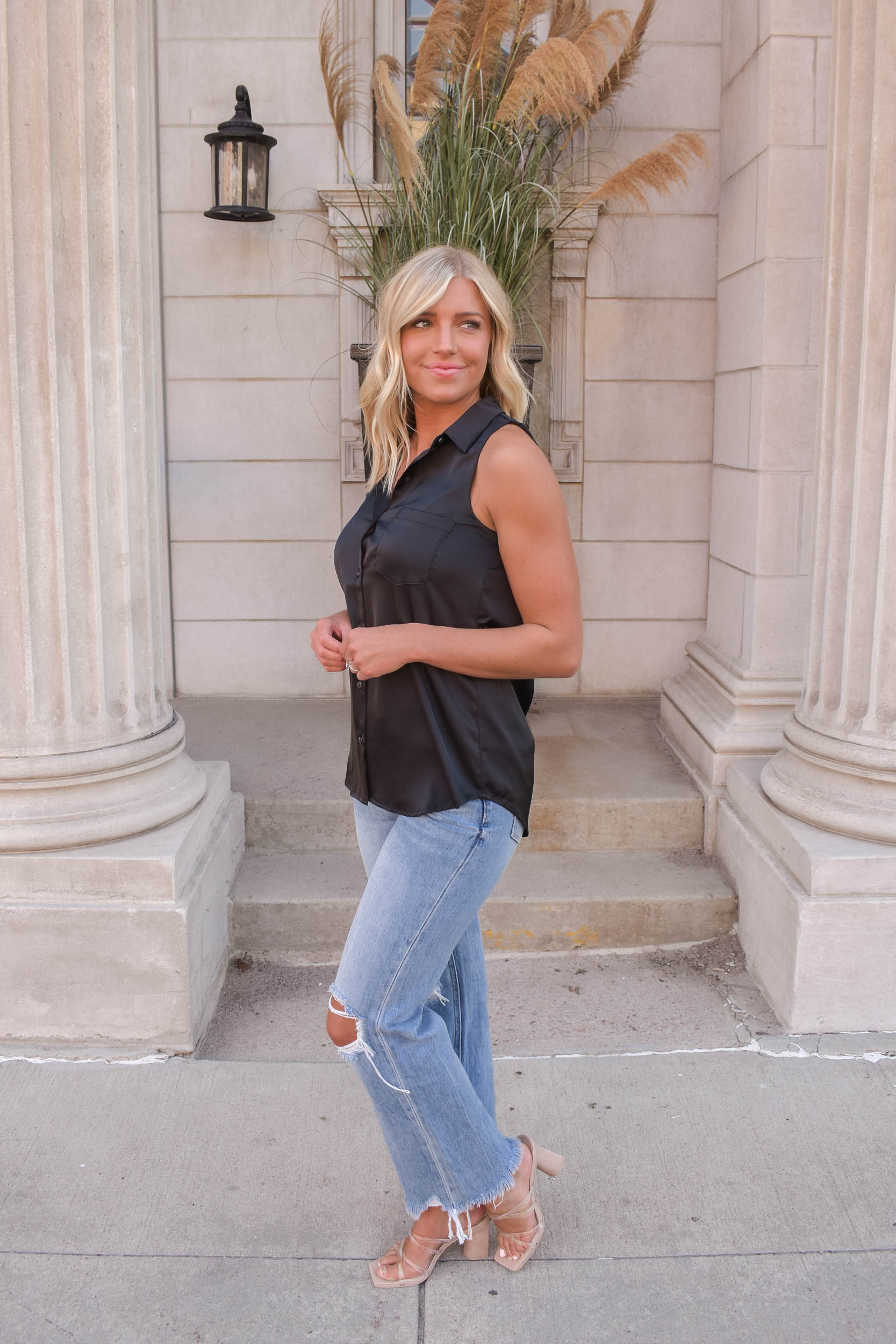 Ariel Sleeveless Button Down Shirt | Black