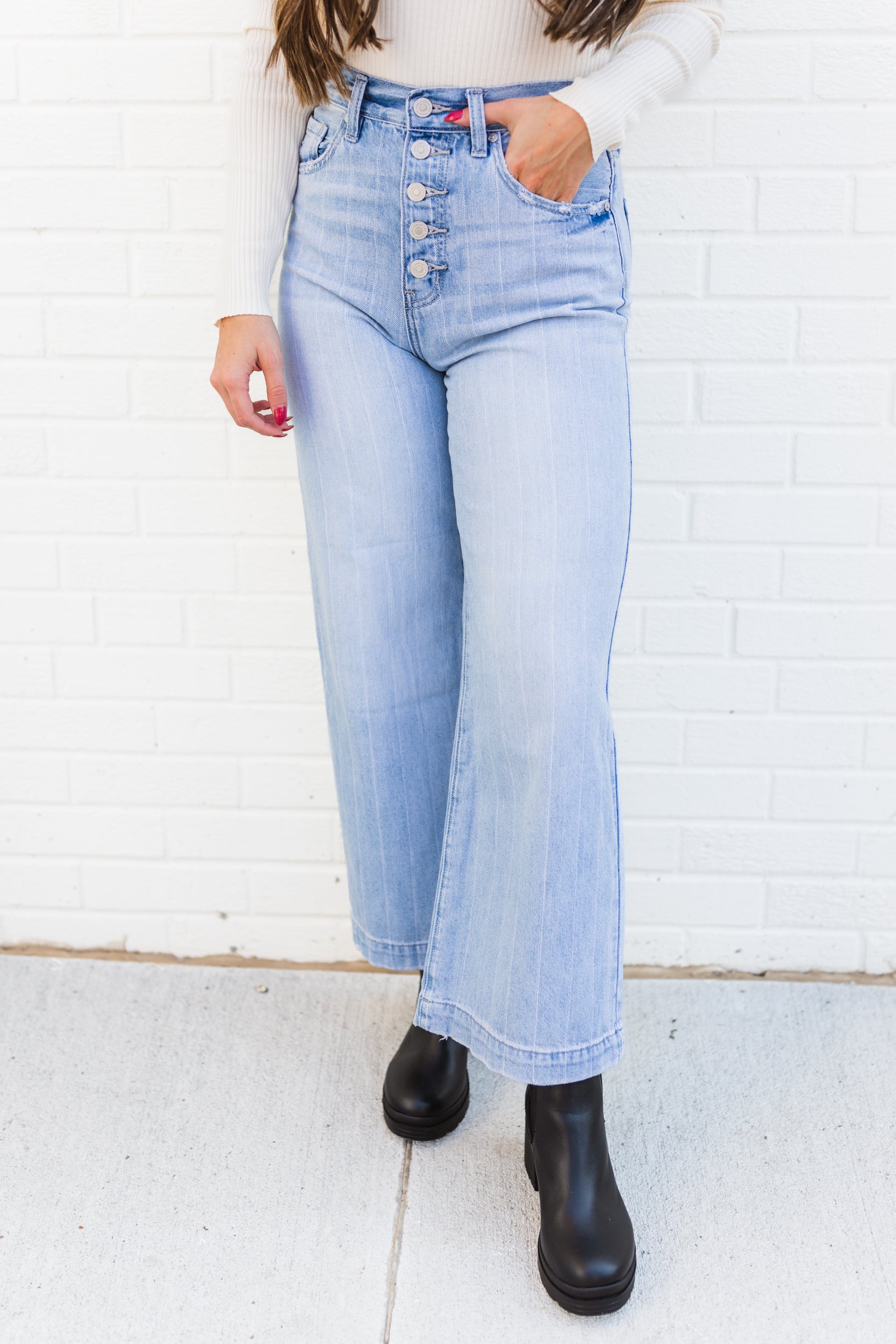 Paulina 90s Wide Leg Jean Light Blue