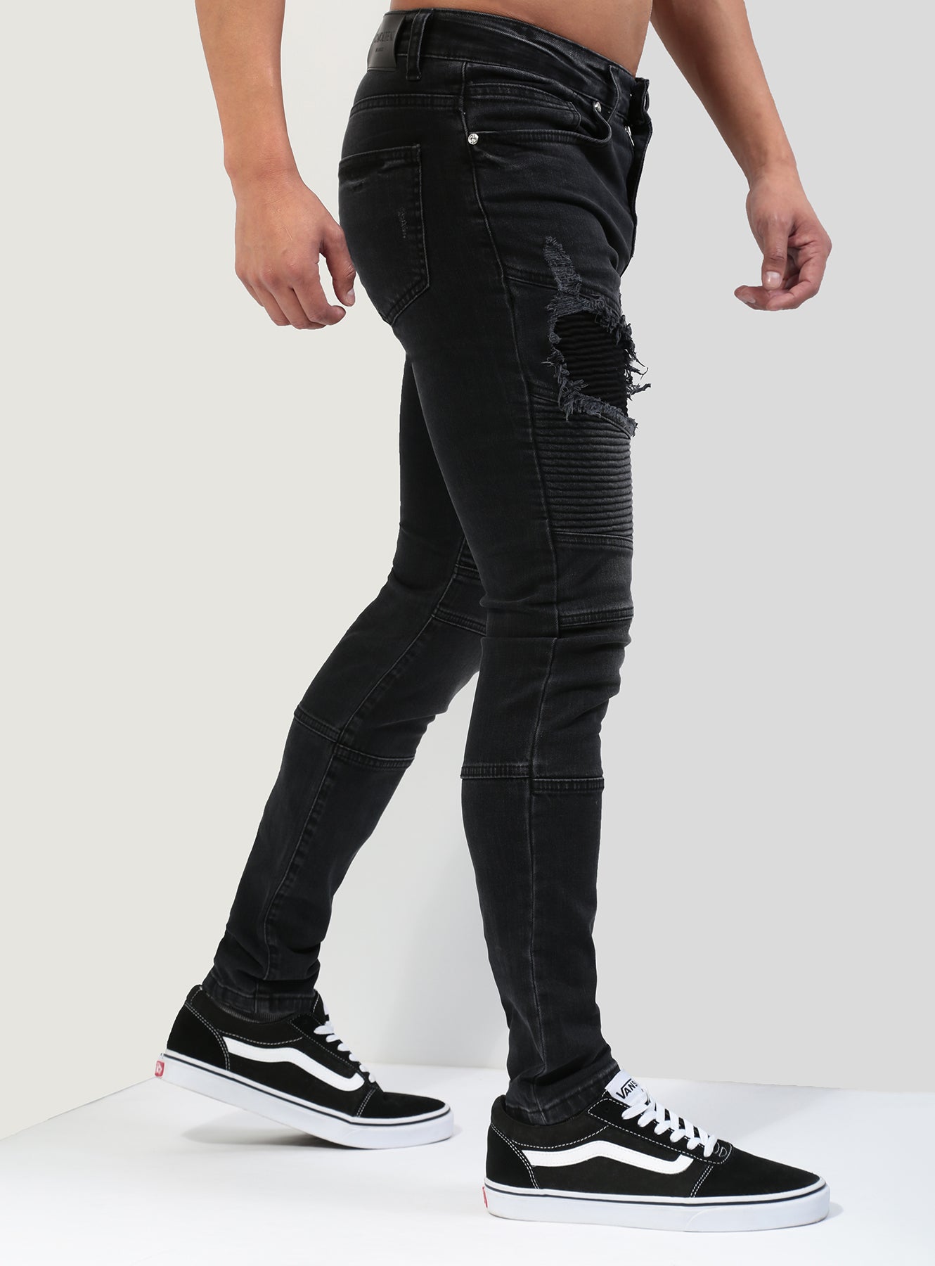 Destroyed Biker Jeans V1 in Black