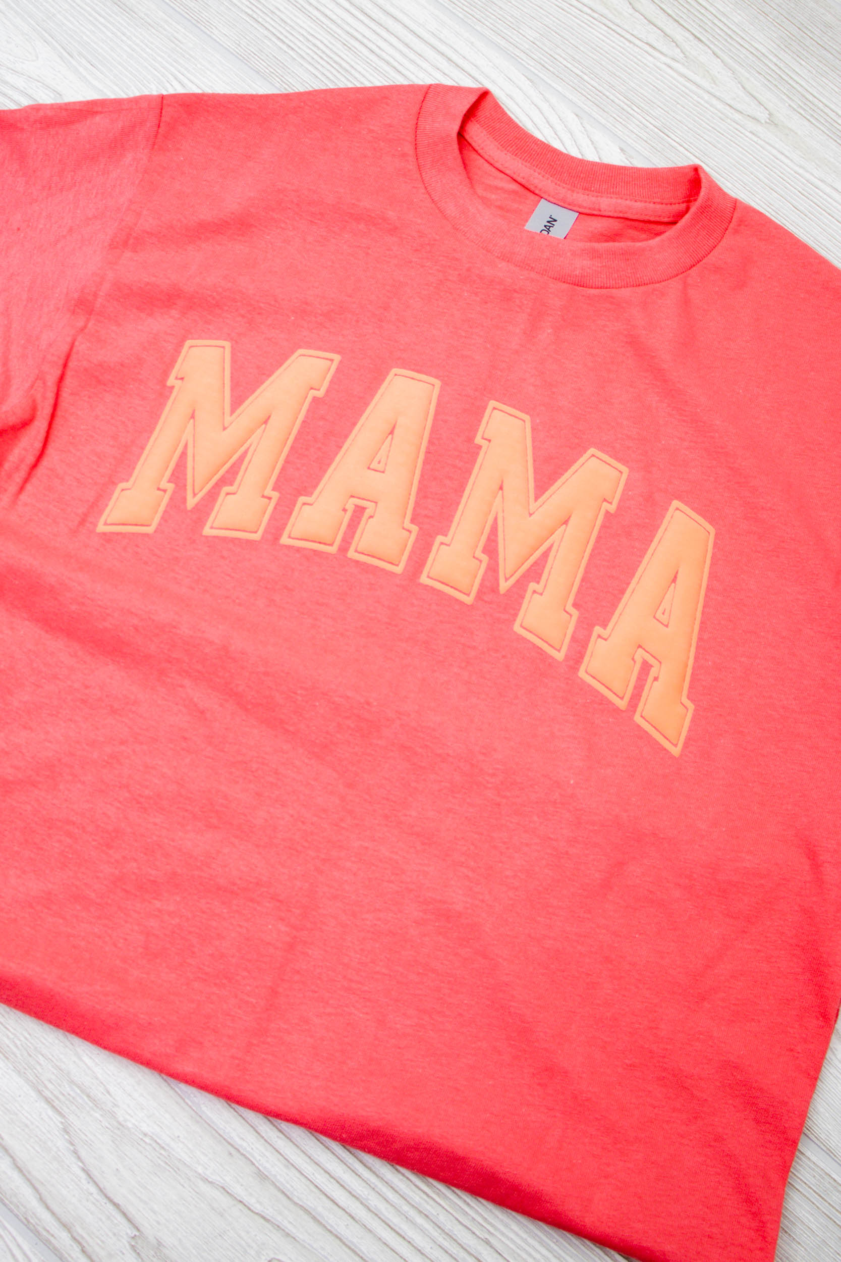 MAMA Tee | Coral