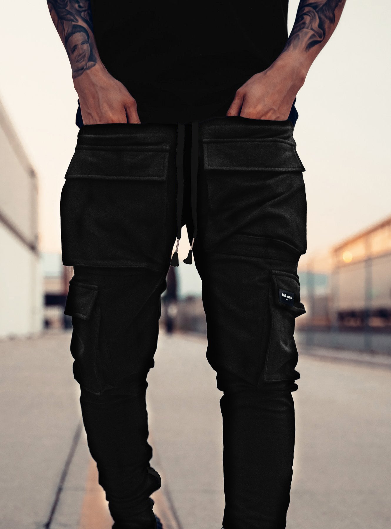 Utility Cargo Pants V1 in All Black