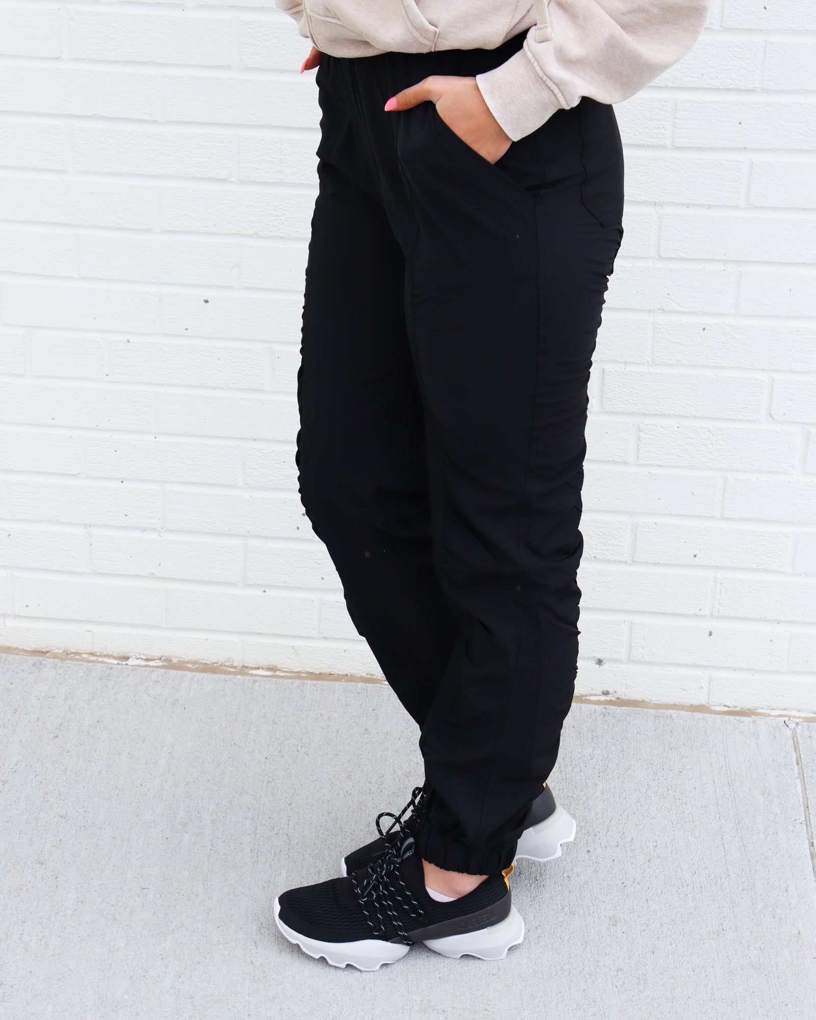 Ava Joggers Black