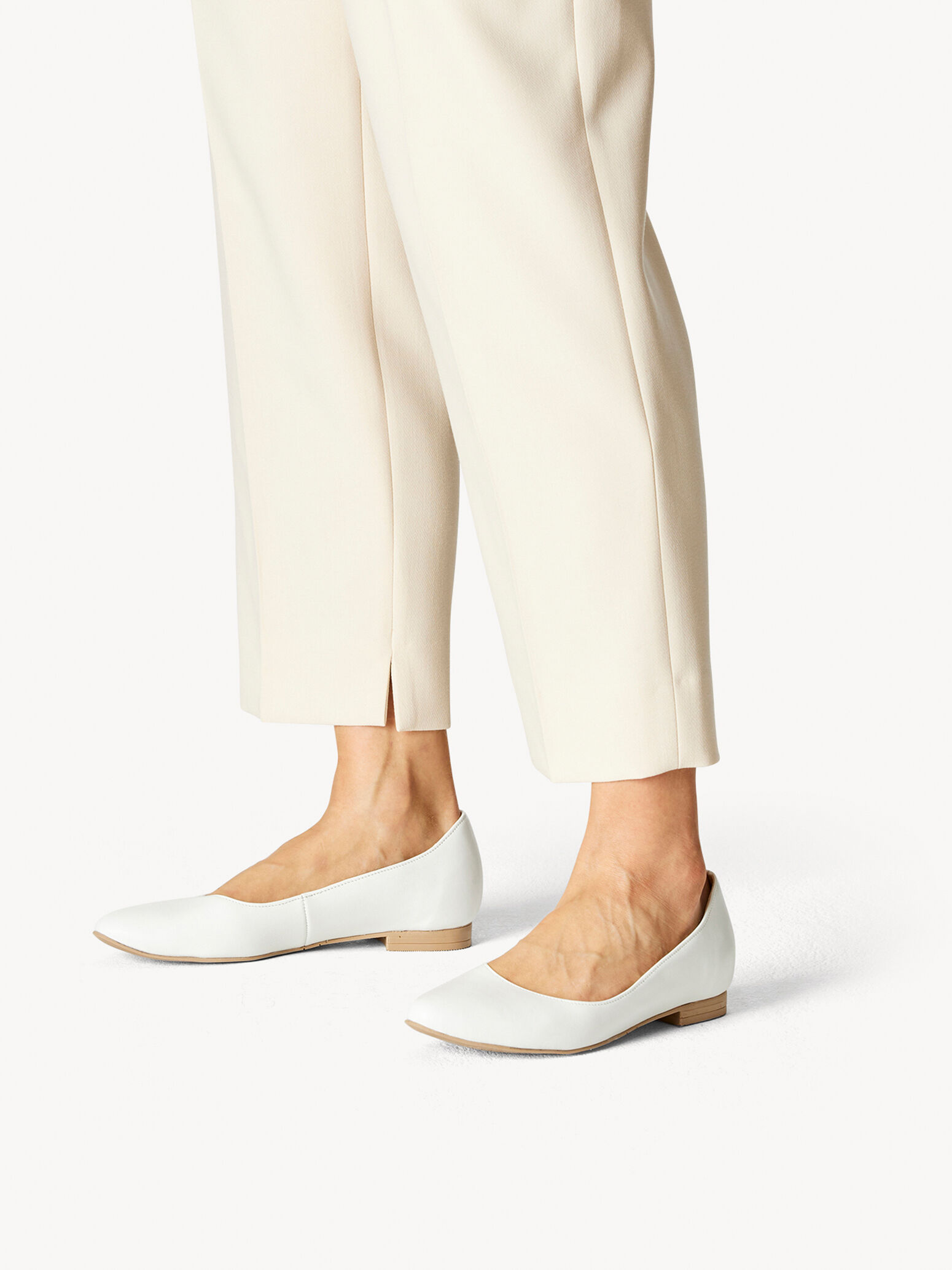 Leather Ballerina - White