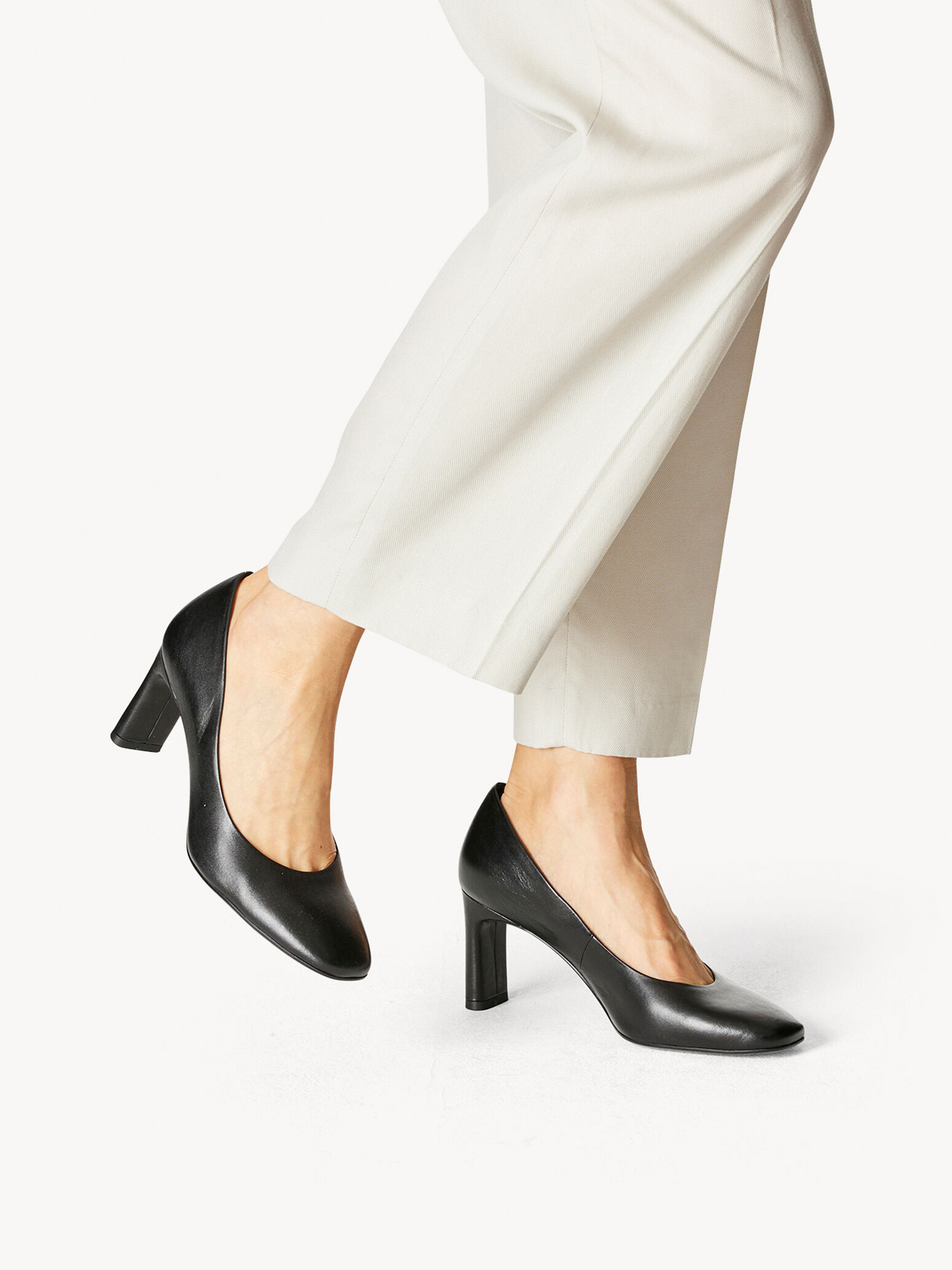 Leather Pumps - Black