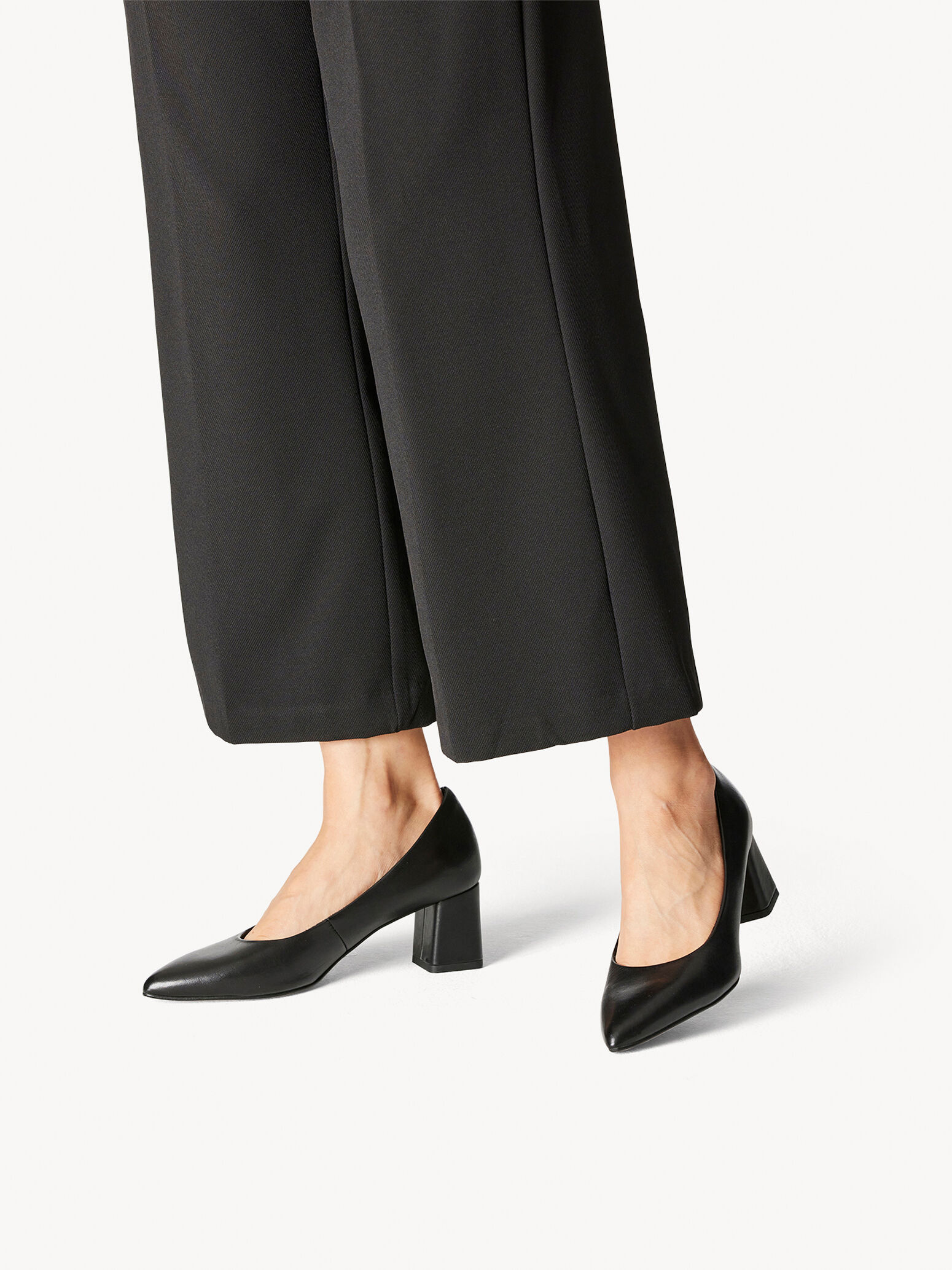 Leather Pumps - Black