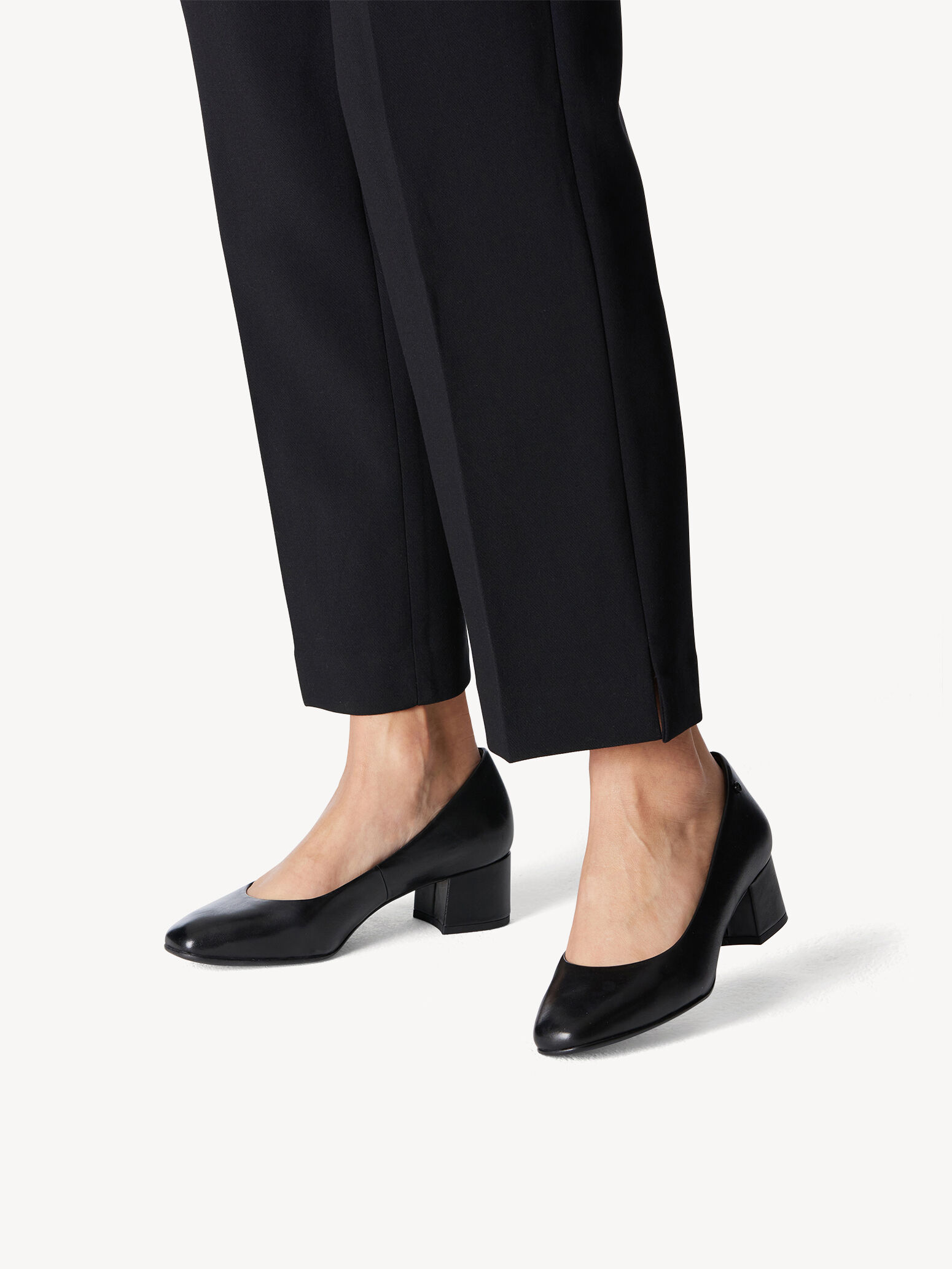 Leather Pumps - Black