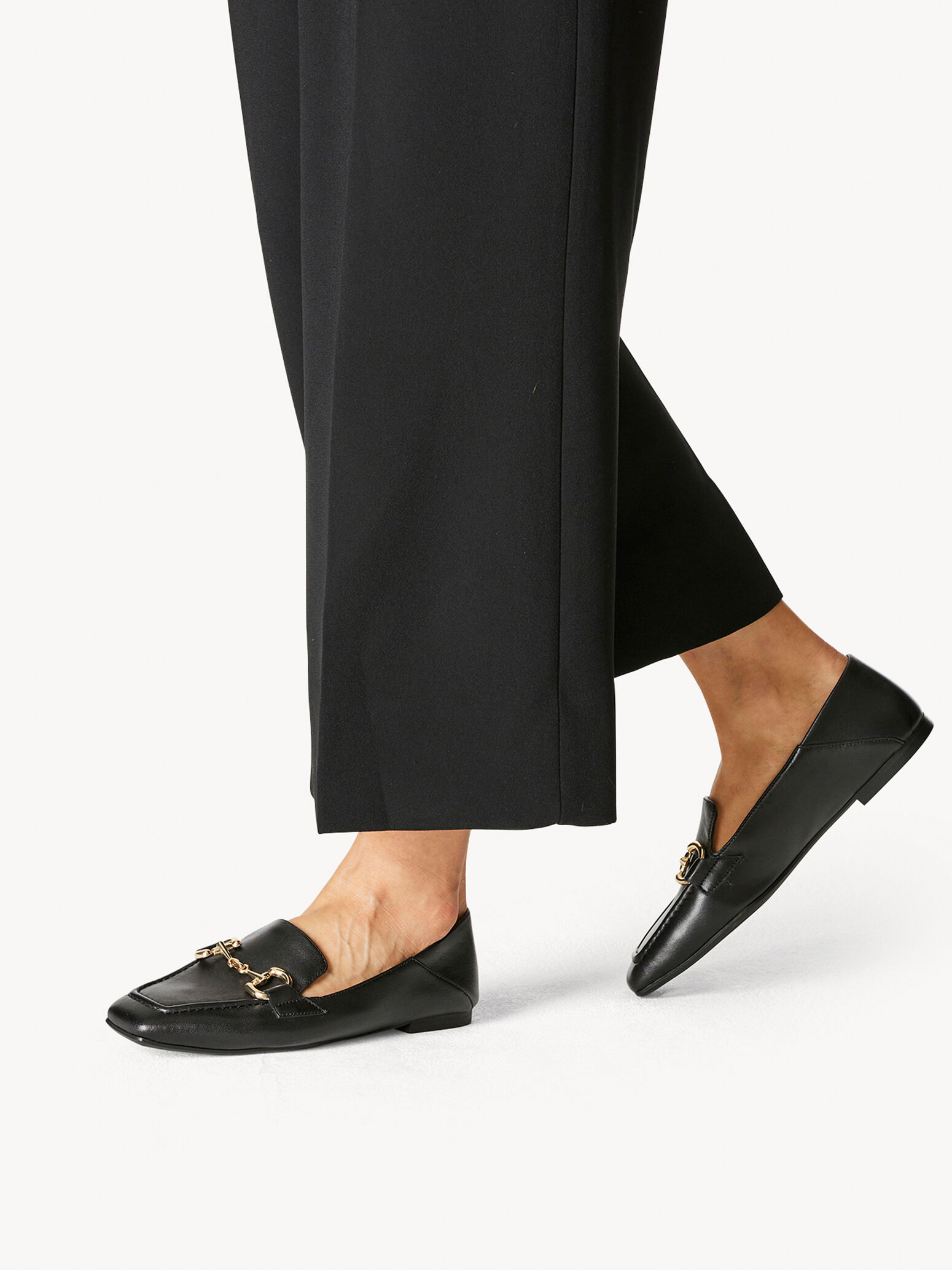 Leather Slipper - Black