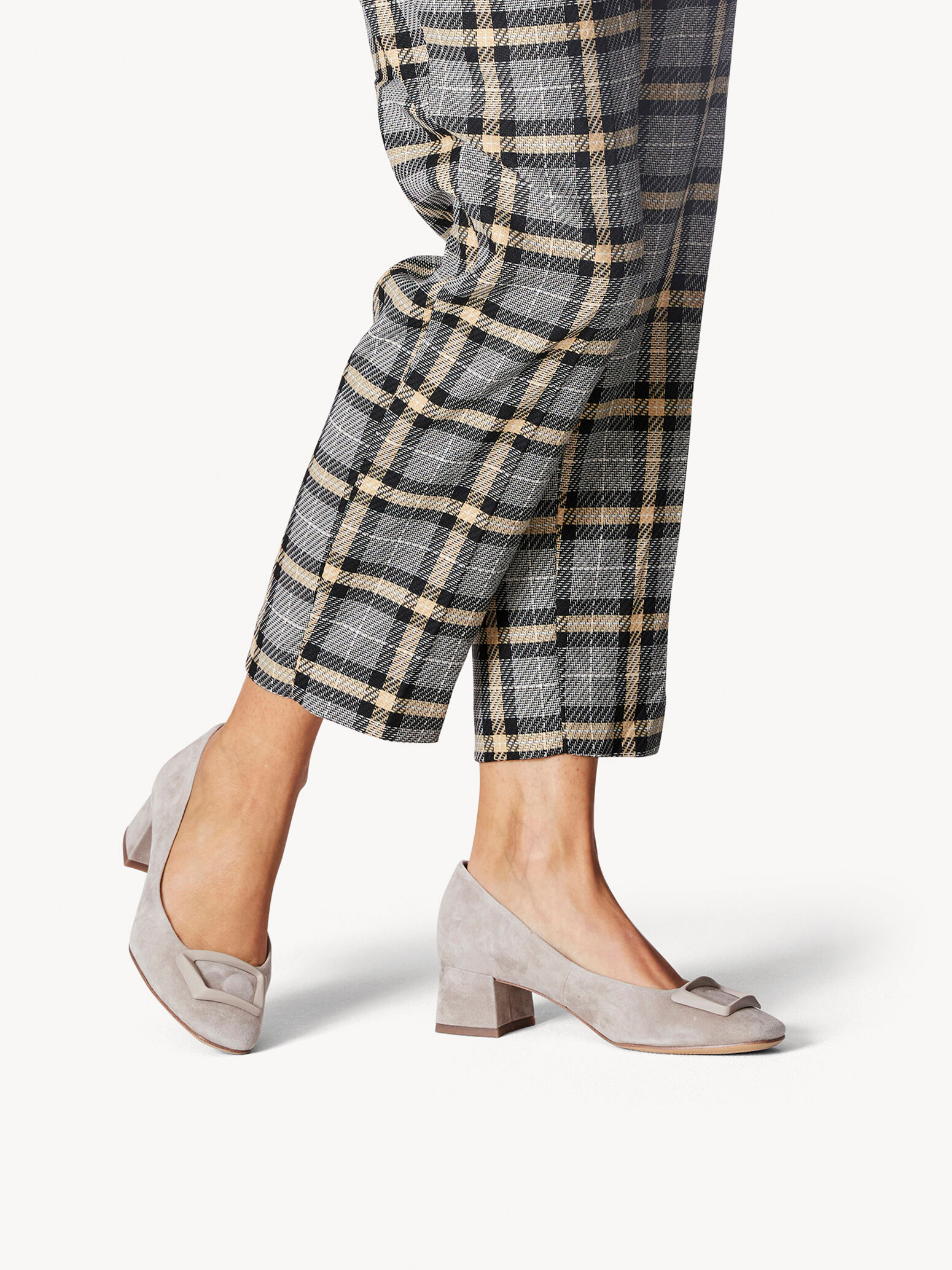 Leather Pumps - Beige