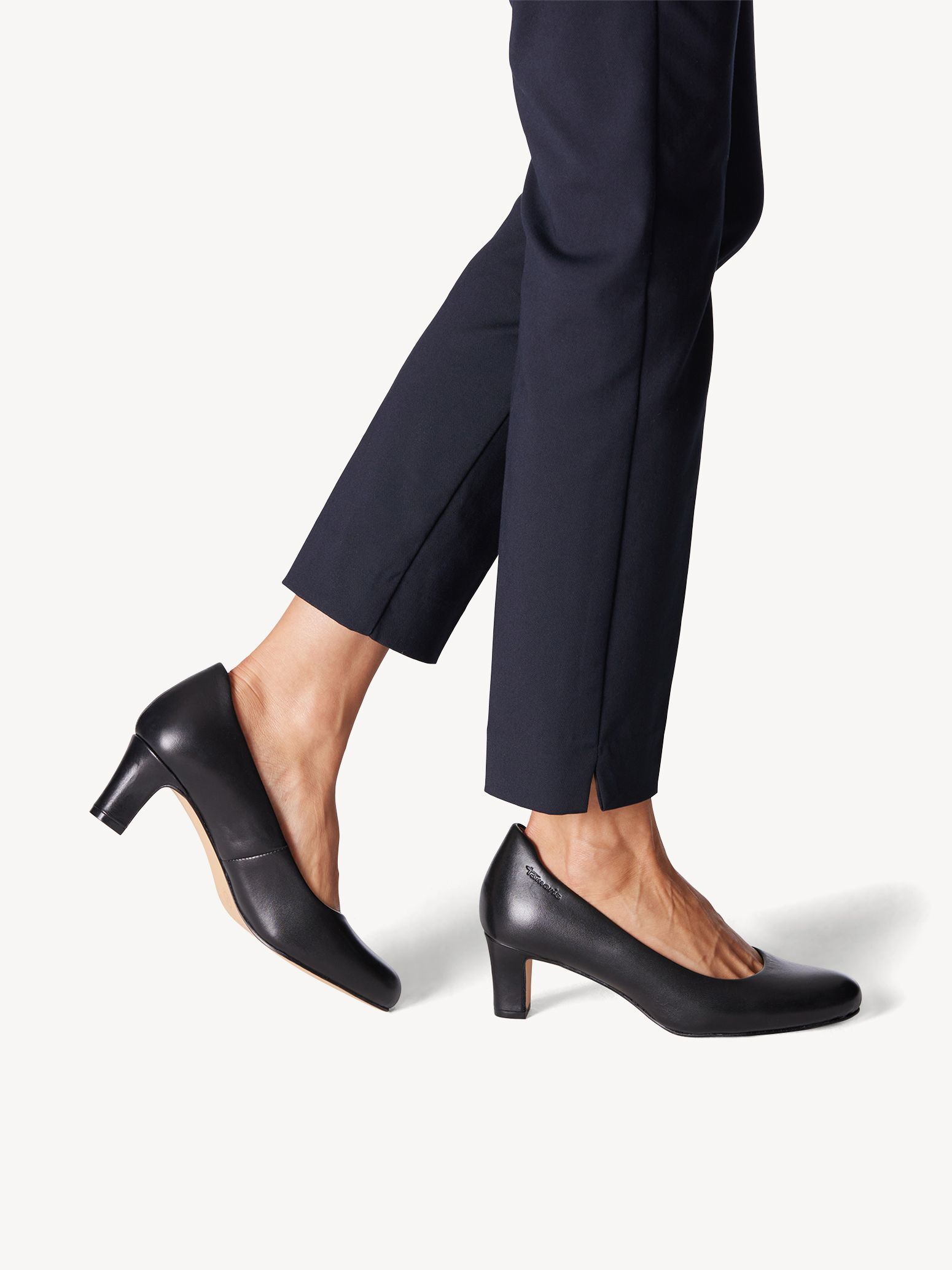 Leather Pumps - Black