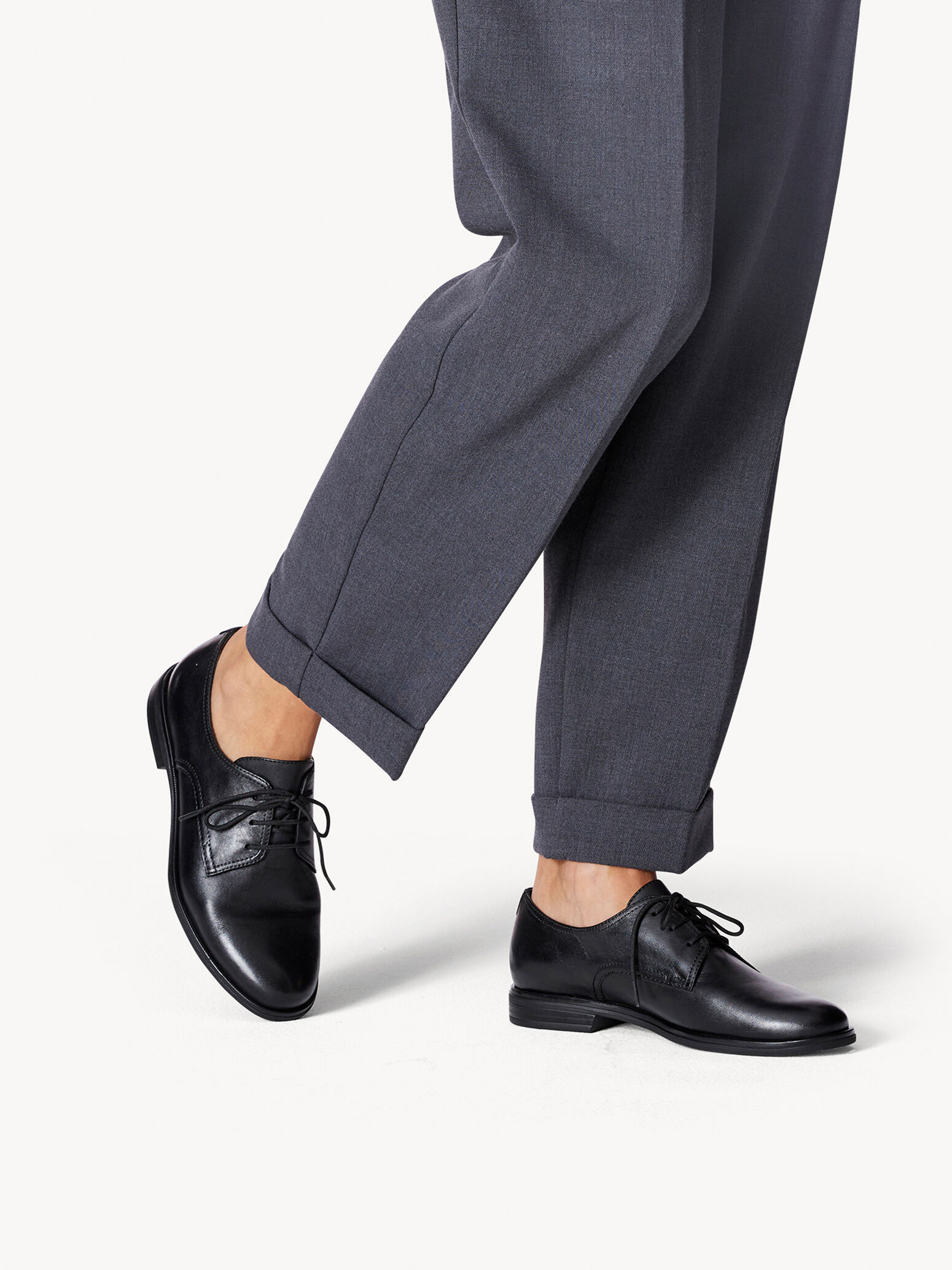 Leather Low Shoes - Black