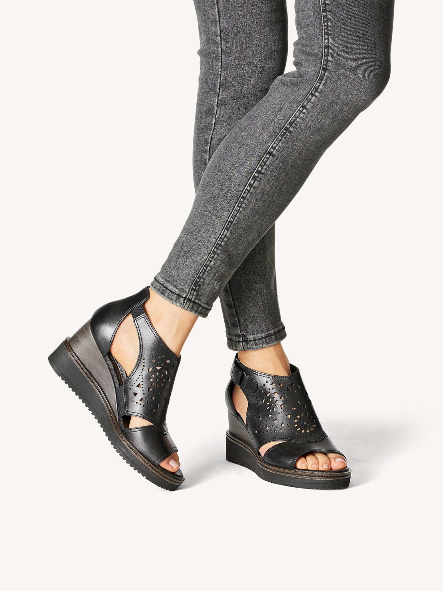 Leather Heeled Sandal - Black