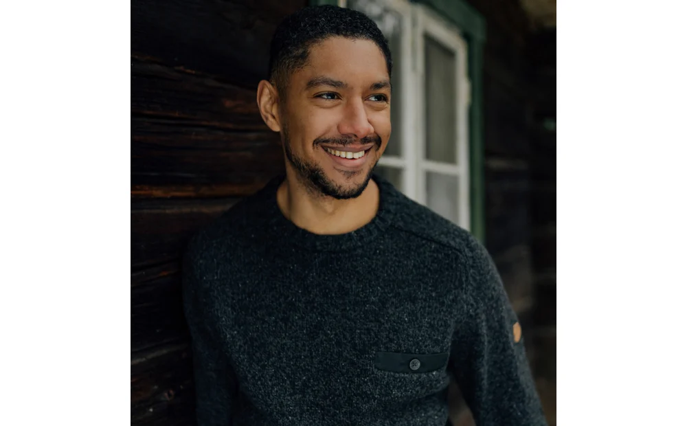 Lada Round-neck Sweater M