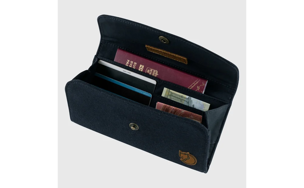 Norrvåge Travel Wallet