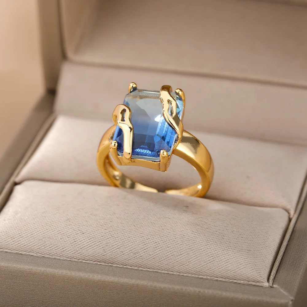 Elsa Sapphire Ring
