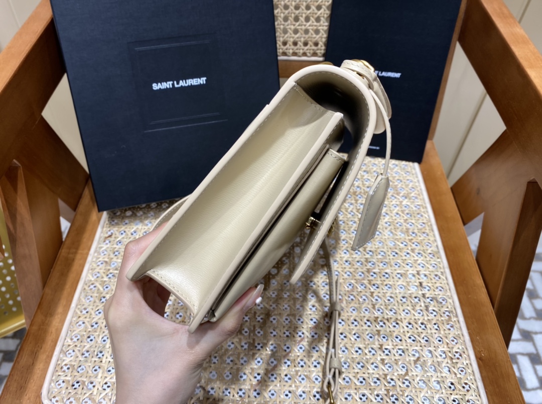 SAINT LAURENT 𝙉𝙚𝙬 𝙢𝙚𝙙𝙞𝙪𝙢 𝙨𝙪𝙣𝙨𝙚𝙩 #634723.JD