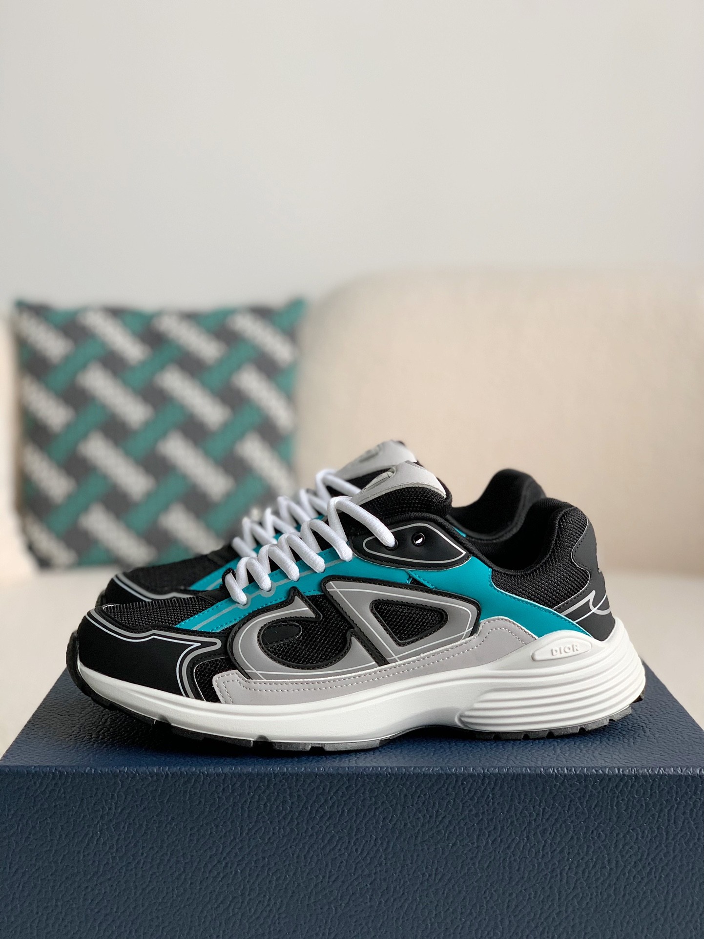 DIOR NEW ARRIVAL B30 Clunky Sneaker